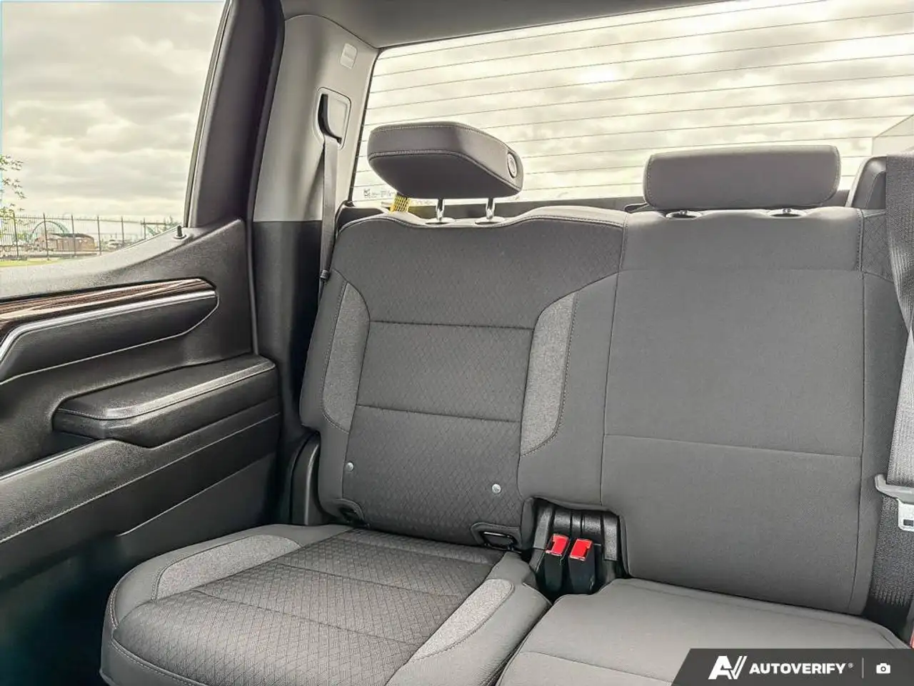 Chevrolet Silverado 1500 снимка Chevrolet Silverado 1500