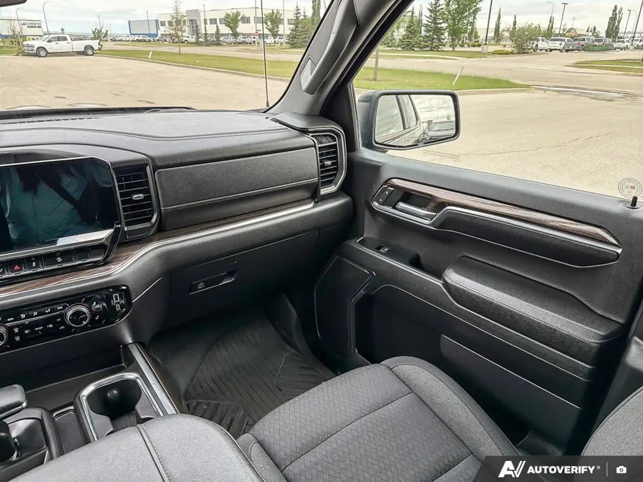 Chevrolet Silverado 1500 снимка Chevrolet Silverado 1500