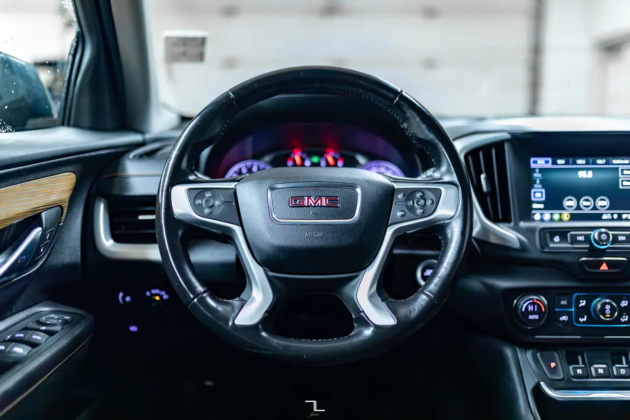 GMC Terrain photo GMC Terrain