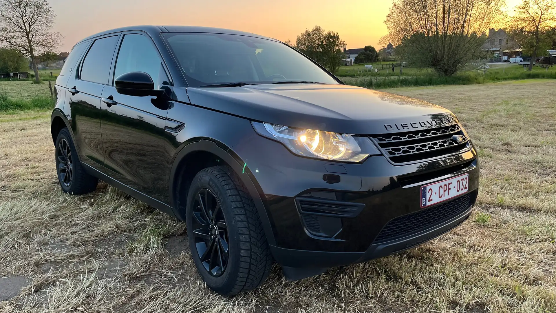 Land Rover Discovery Sport Discovery Sport TD4 Aut. S Black Edition Zwart - 2
