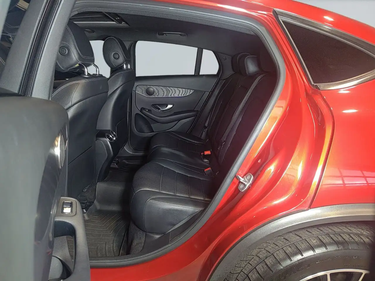 Mercedes-Benz GLC снимка Mercedes-Benz GLC