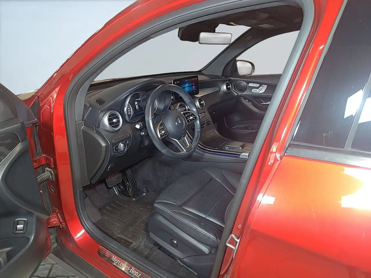 Mercedes-Benz GLC снимка Mercedes-Benz GLC