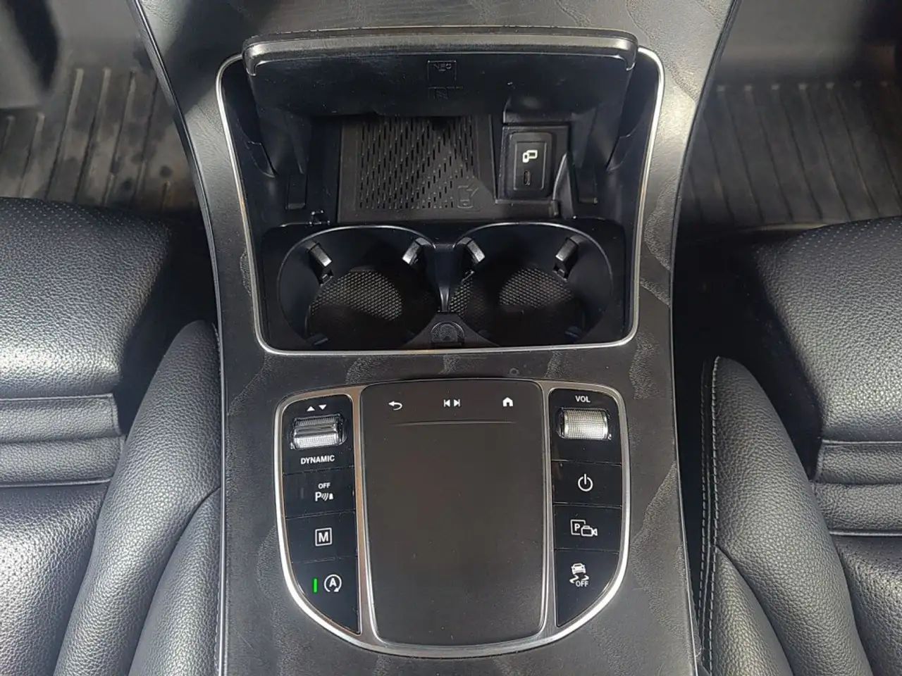 Mercedes-Benz GLC снимка Mercedes-Benz GLC