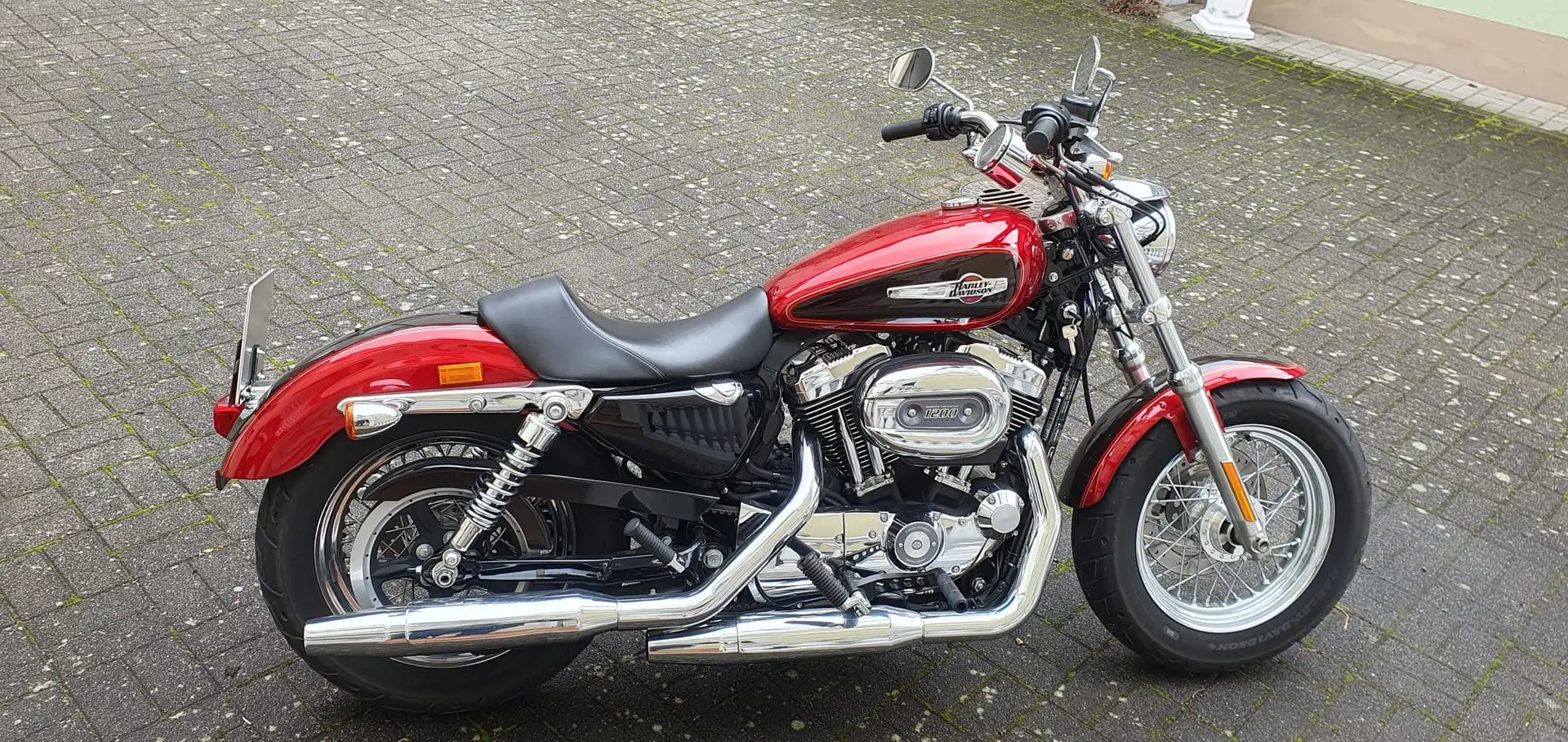 Harley-Davidson 1200 Custom Sportster XL 1200 C Custom Roşu - 1
