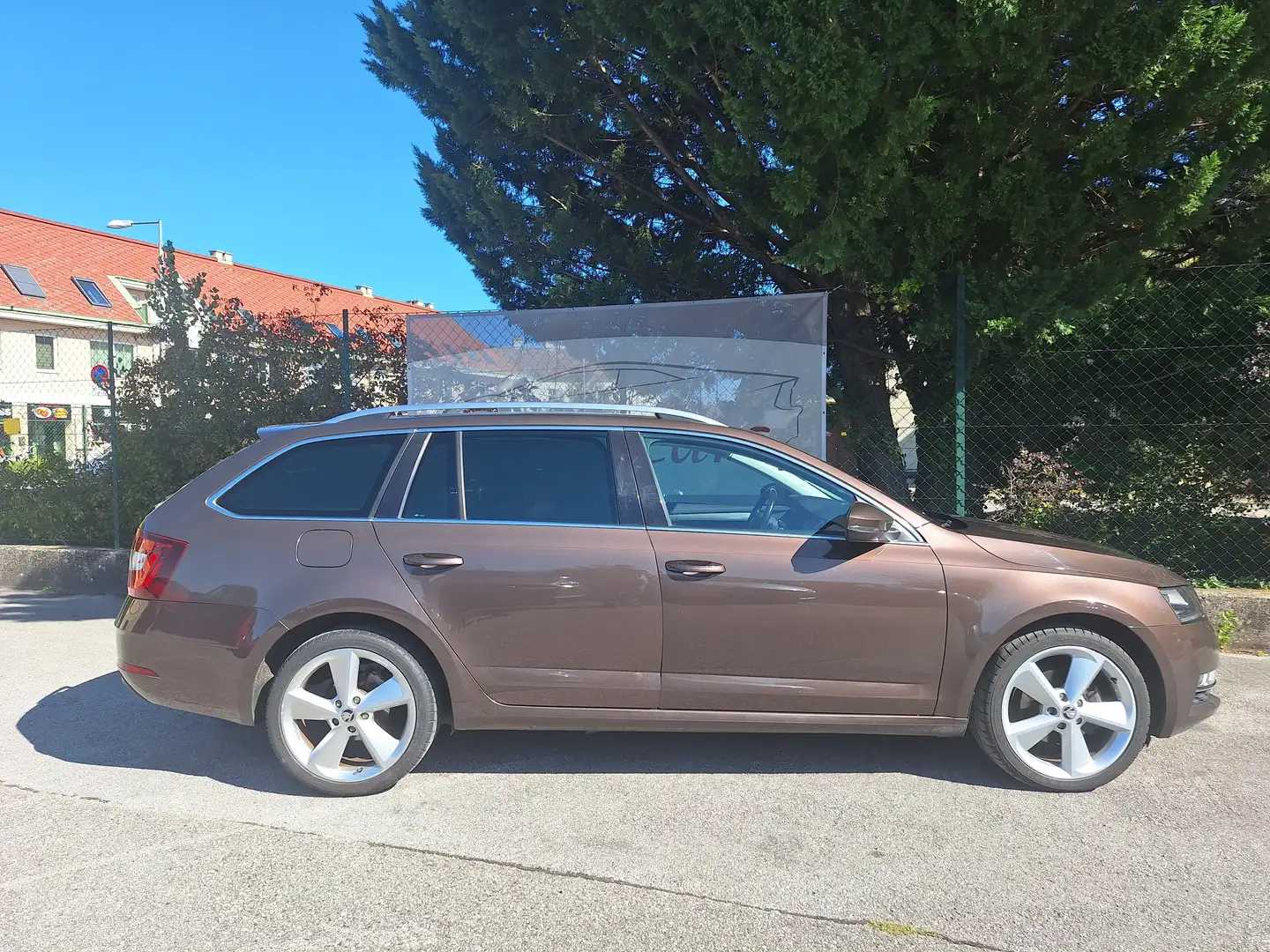 Skoda Octavia Octavia Combi 2,0 TDI Style DSG*WEIHNACHTSAKTION* Braun - 1