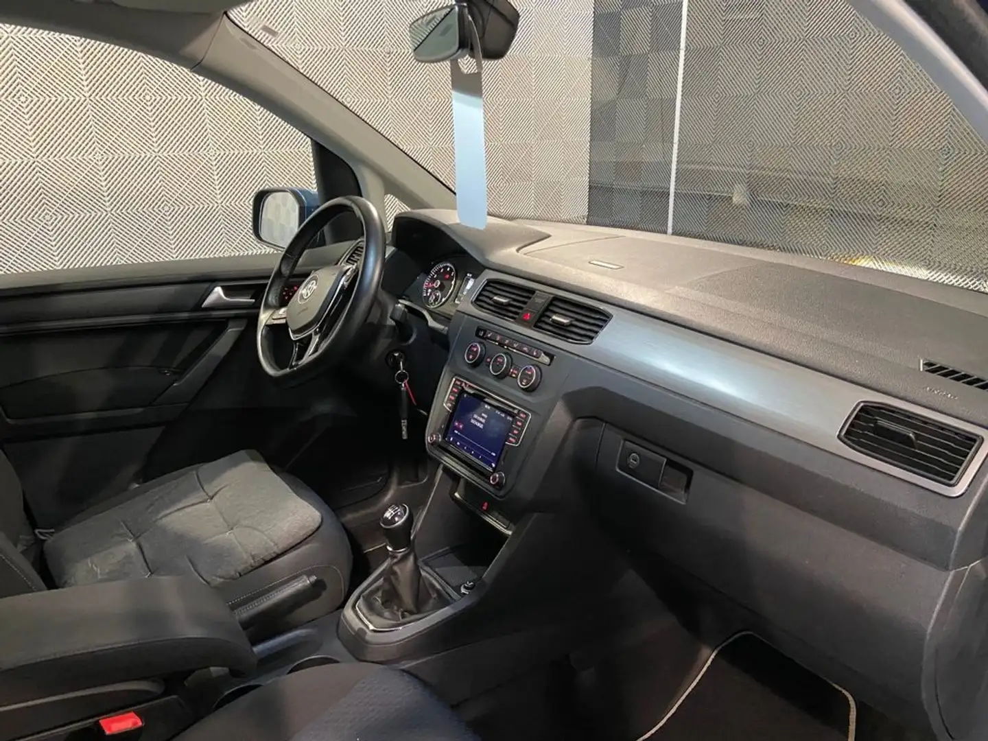 Volkswagen Caddy 1.4 TGI Trendline 7 posti Modrá - 1