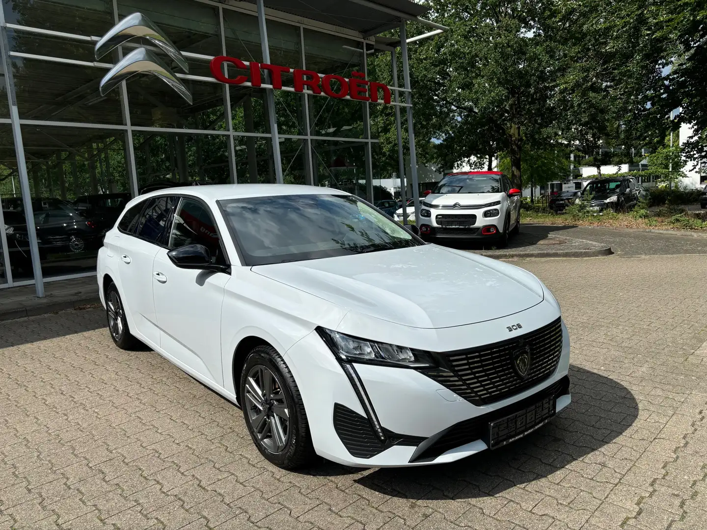 Peugeot 308 SW BHDI130 EAT8 Allure Weiß - 1