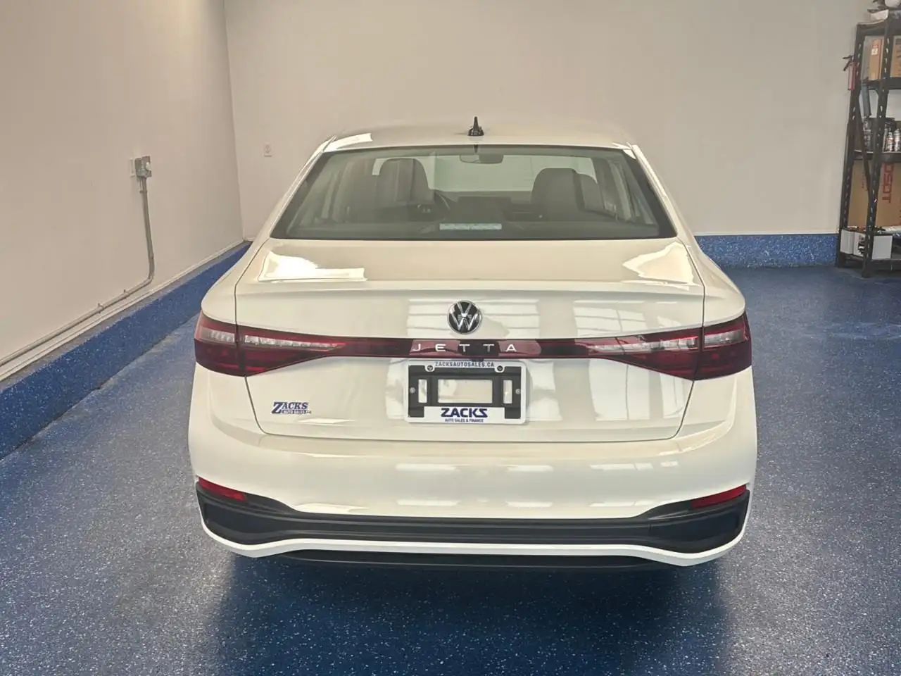 Volkswagen Jetta снимка Volkswagen Jetta