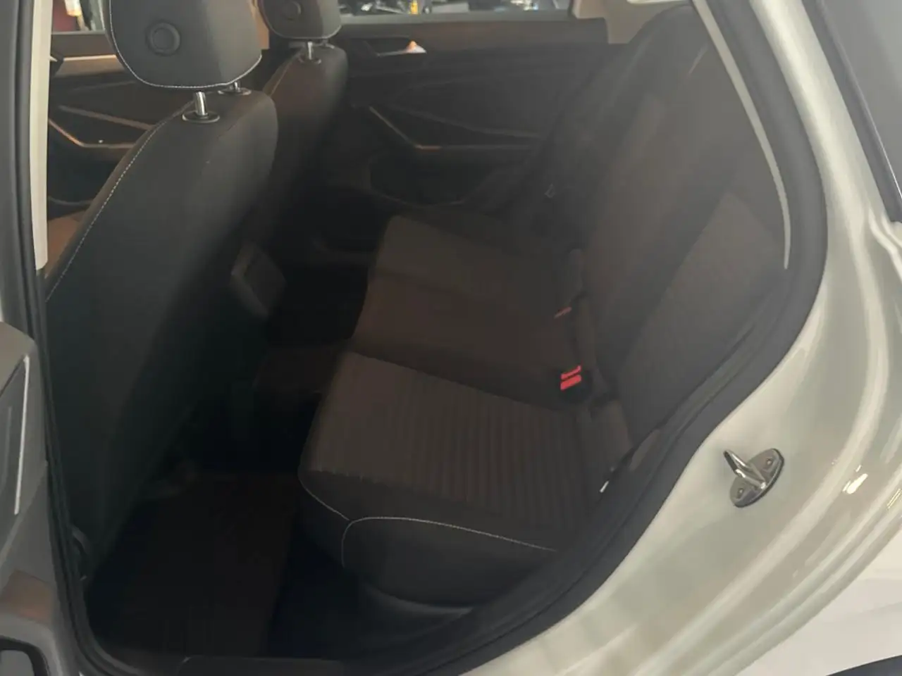Volkswagen Jetta снимка Volkswagen Jetta
