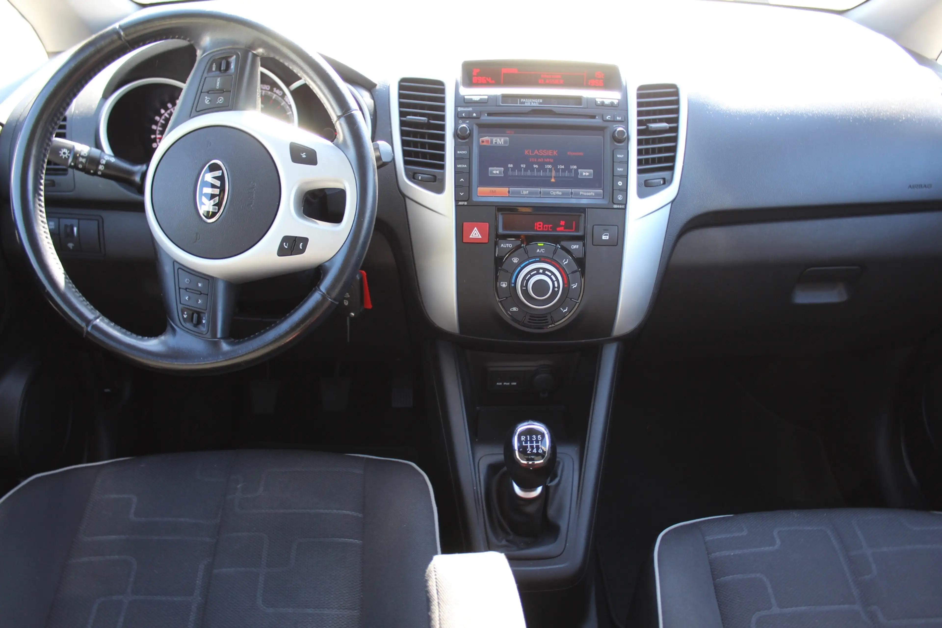 Kia Venga 1.6 CVVT First Edition 6 BAK PANO CAMERA GOED ONDE — photo 27