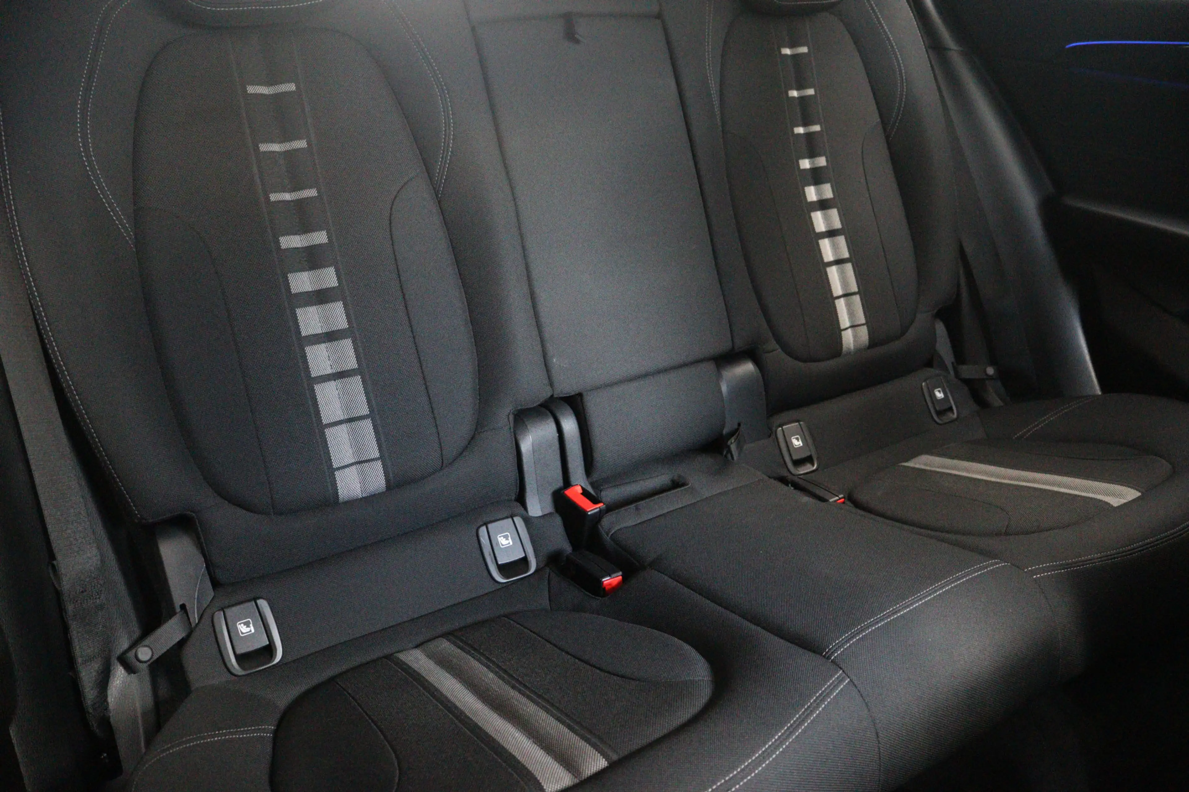 BMW X2 sDrive18i Executive | Camera | DAB | 18 Inch | — photo 15