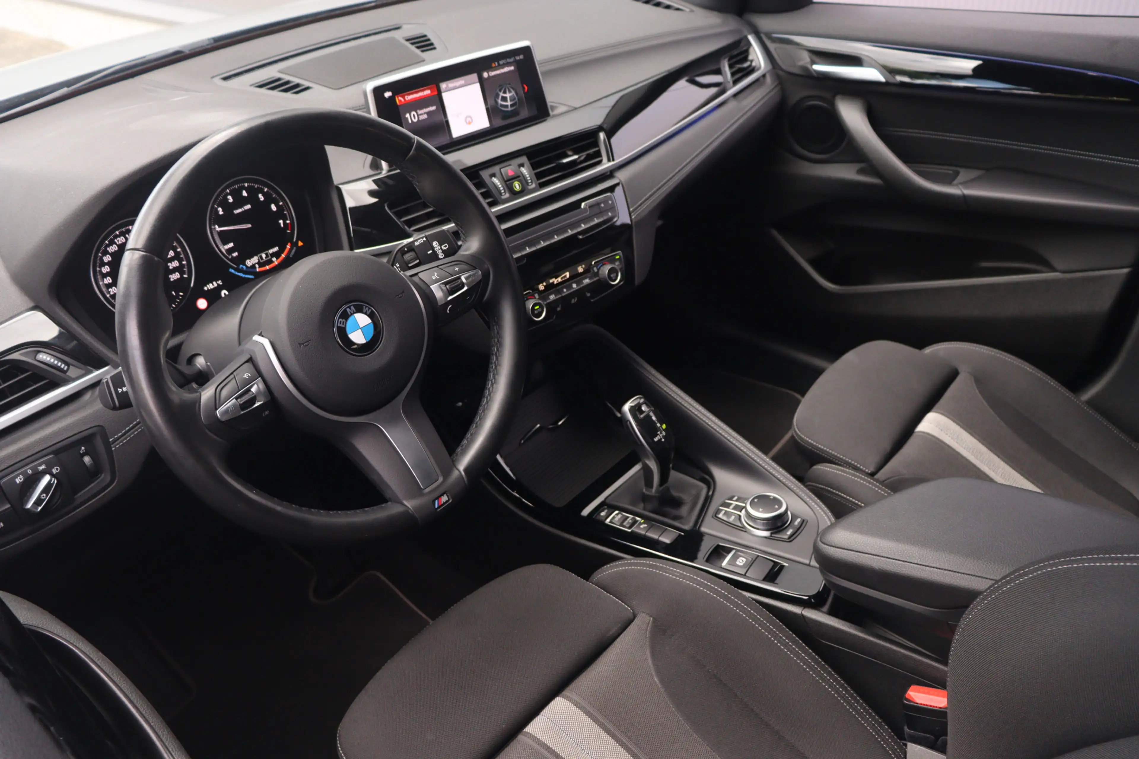 BMW X2 sDrive18i Executive | Camera | DAB | 18 Inch | — photo 11