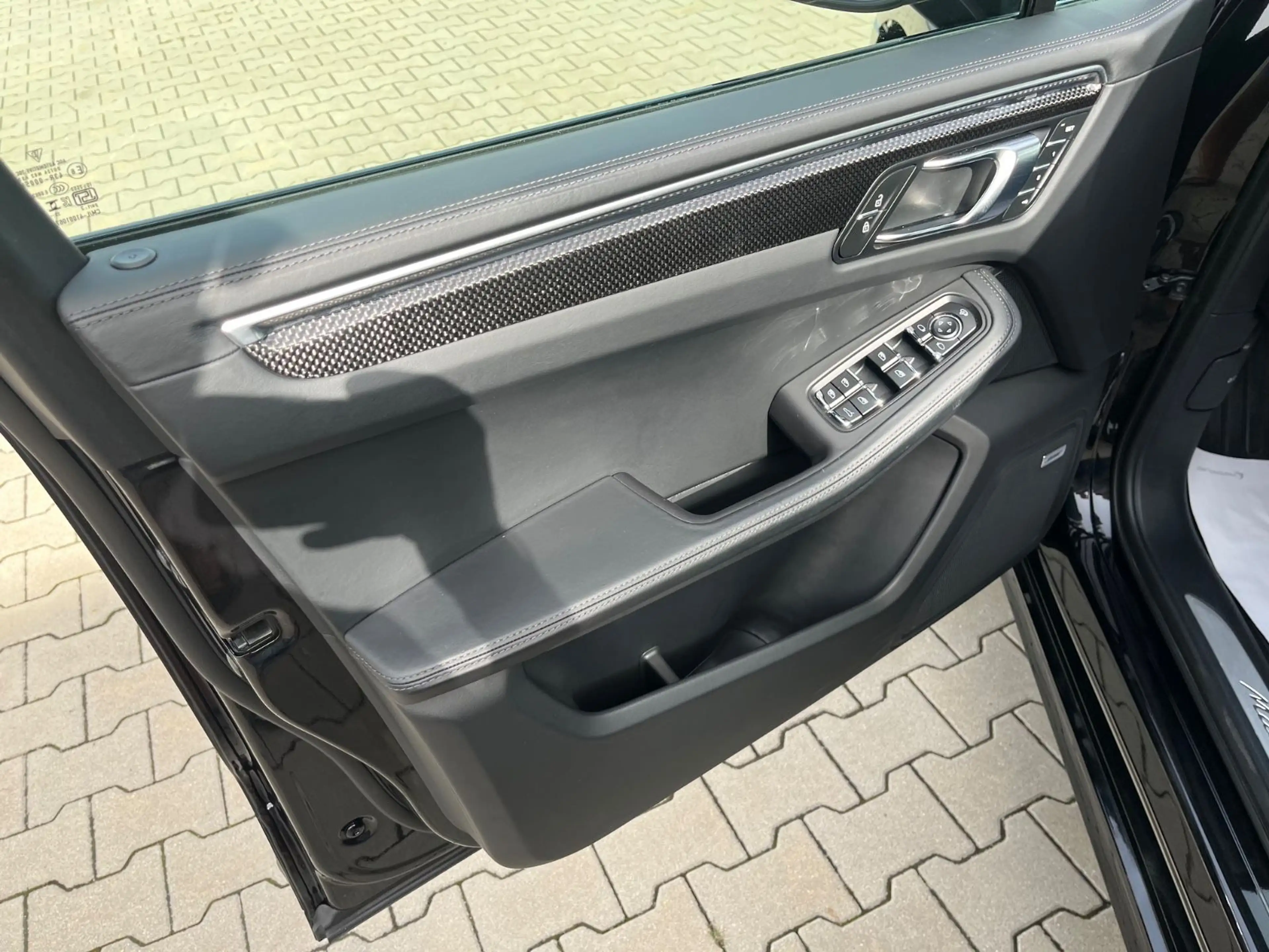 Porsche Macan S Sport Design Carbon Sport-Chrono — photo 10