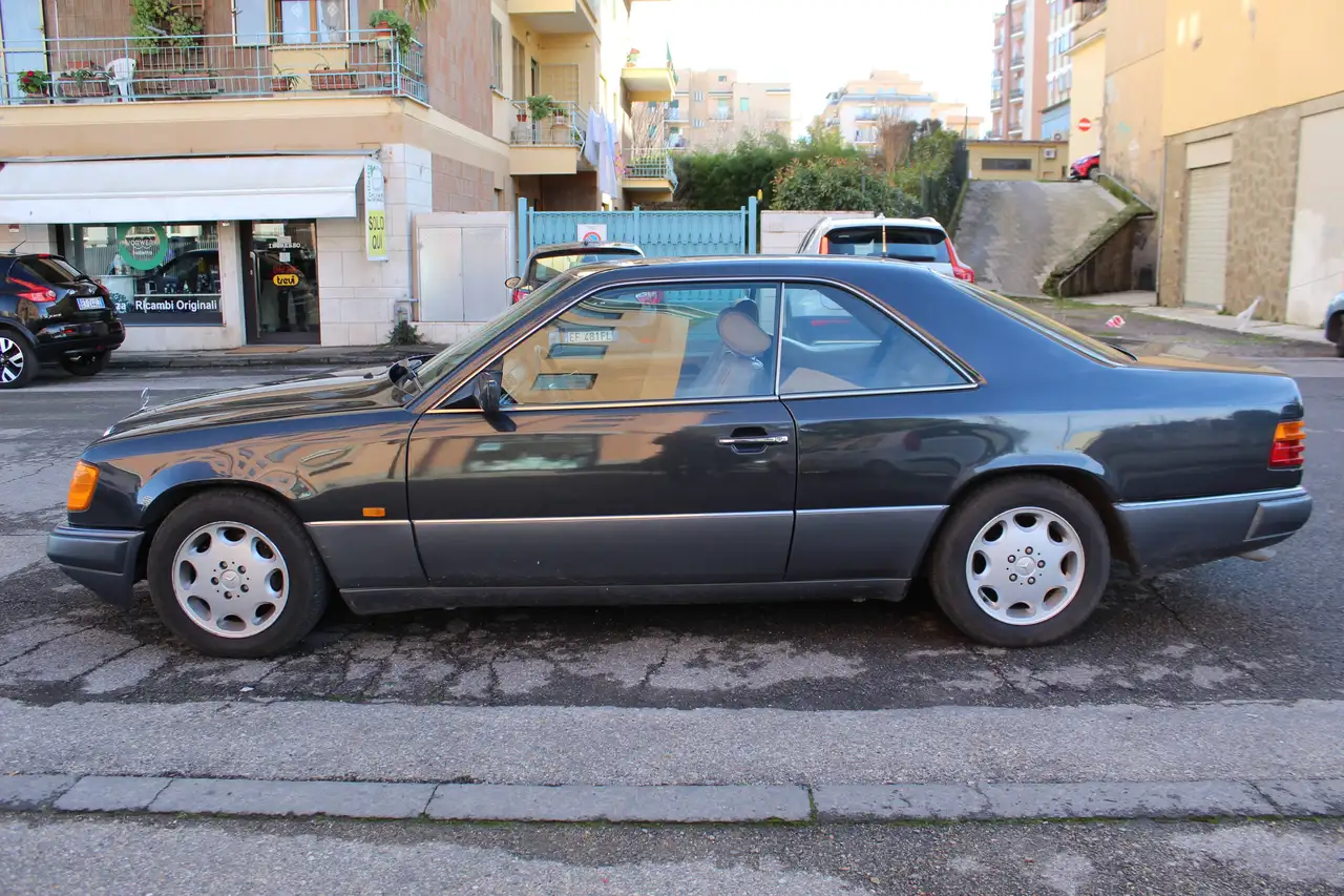 Mercedes-Benz 300 ce-24 (c124) completamente originale iscritta asi, foto 6