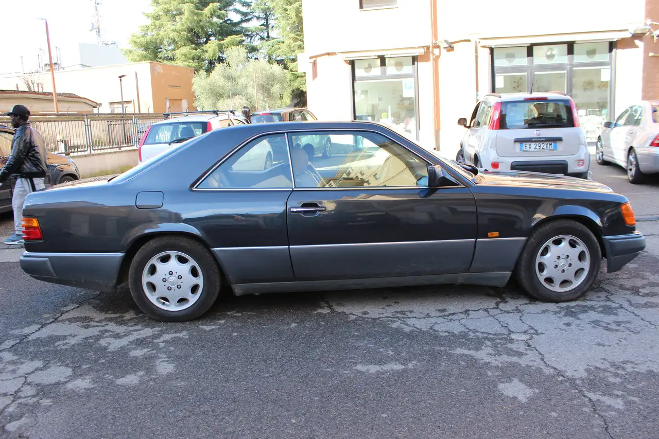 Mercedes-Benz 300 ce-24 (c124) completamente originale iscritta asi, foto 7