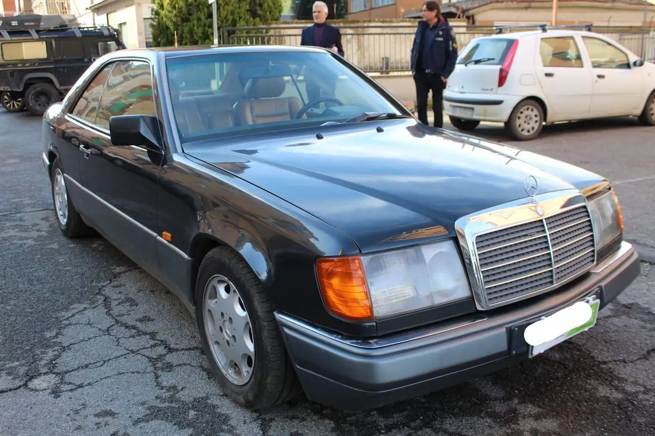 Mercedes-Benz 300 ce-24 (c124) completamente originale iscritta asi, foto 1