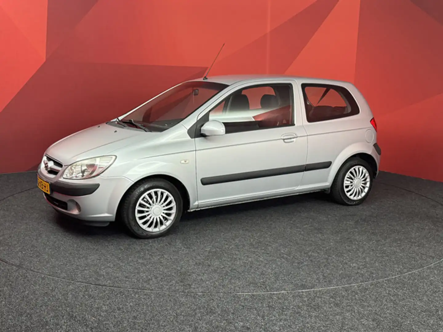 Hyundai Getz 1.4i Dynamic | Lees Tekst | Zo Mee | Read Text Gris - 2