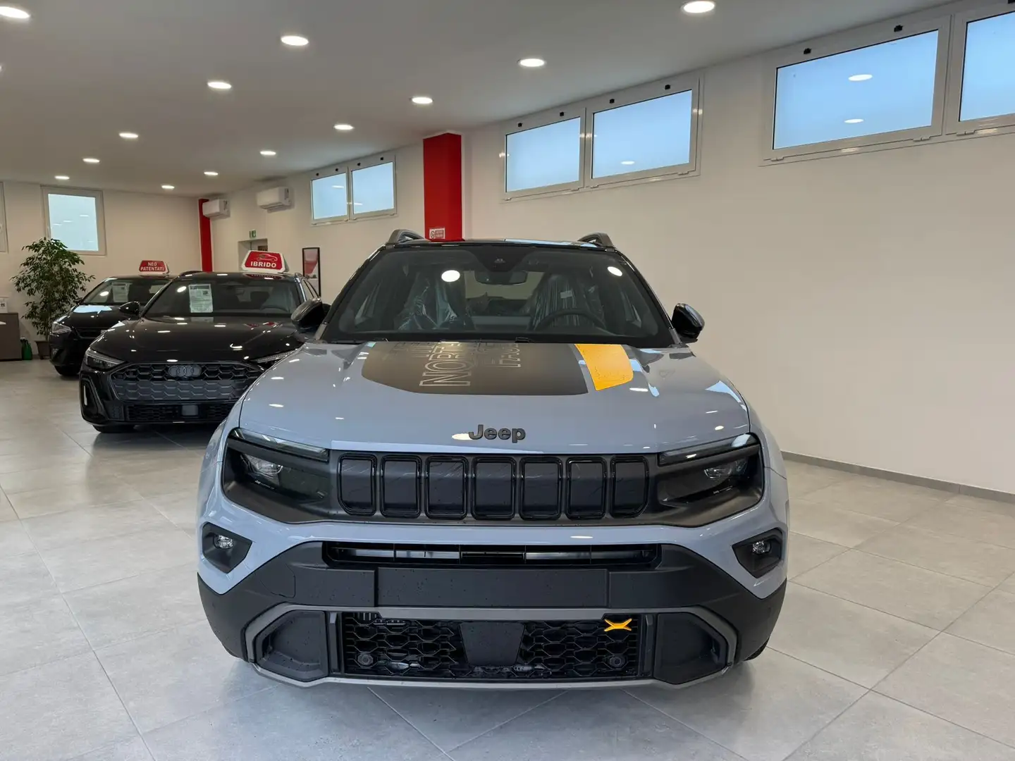 Jeep Avenger Avenger 1.2e-hybrid The North Face 4xe 145cv edct6 Grigio - 2