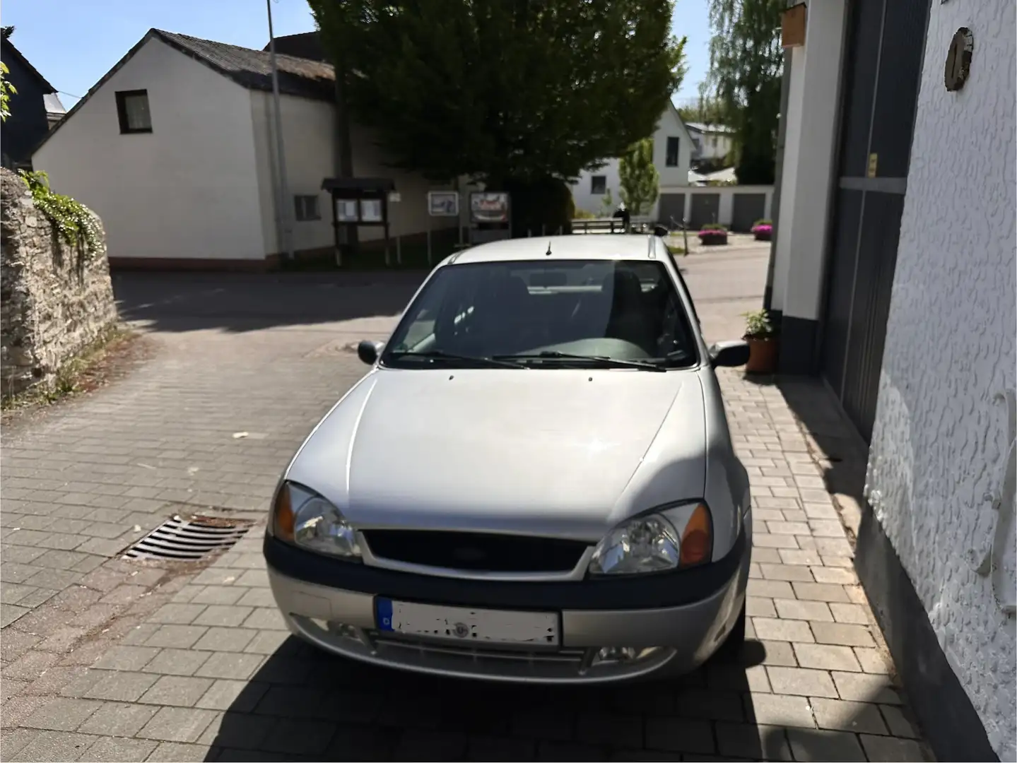 Ford Fiesta Futura 2 - 1