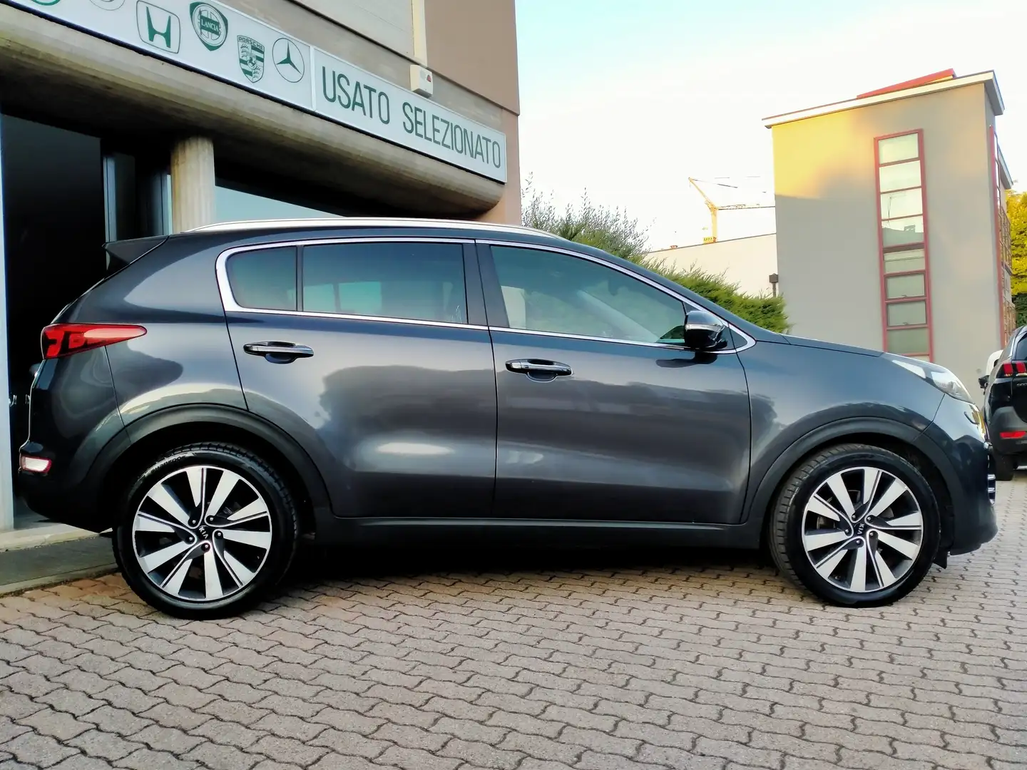 Kia Sportage 1.7CRDI E6 STYLE PACK TETTO PAN. APRIBILE LEGA 19 Grijs - 2