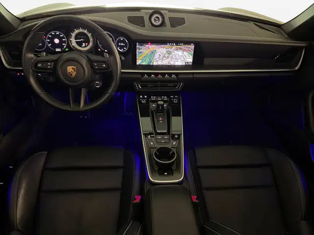 Porsche 911 view 13