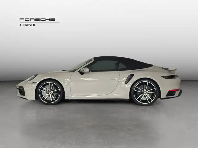Porsche 911 view 10