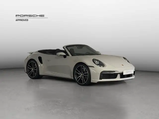 Porsche 911 view 7