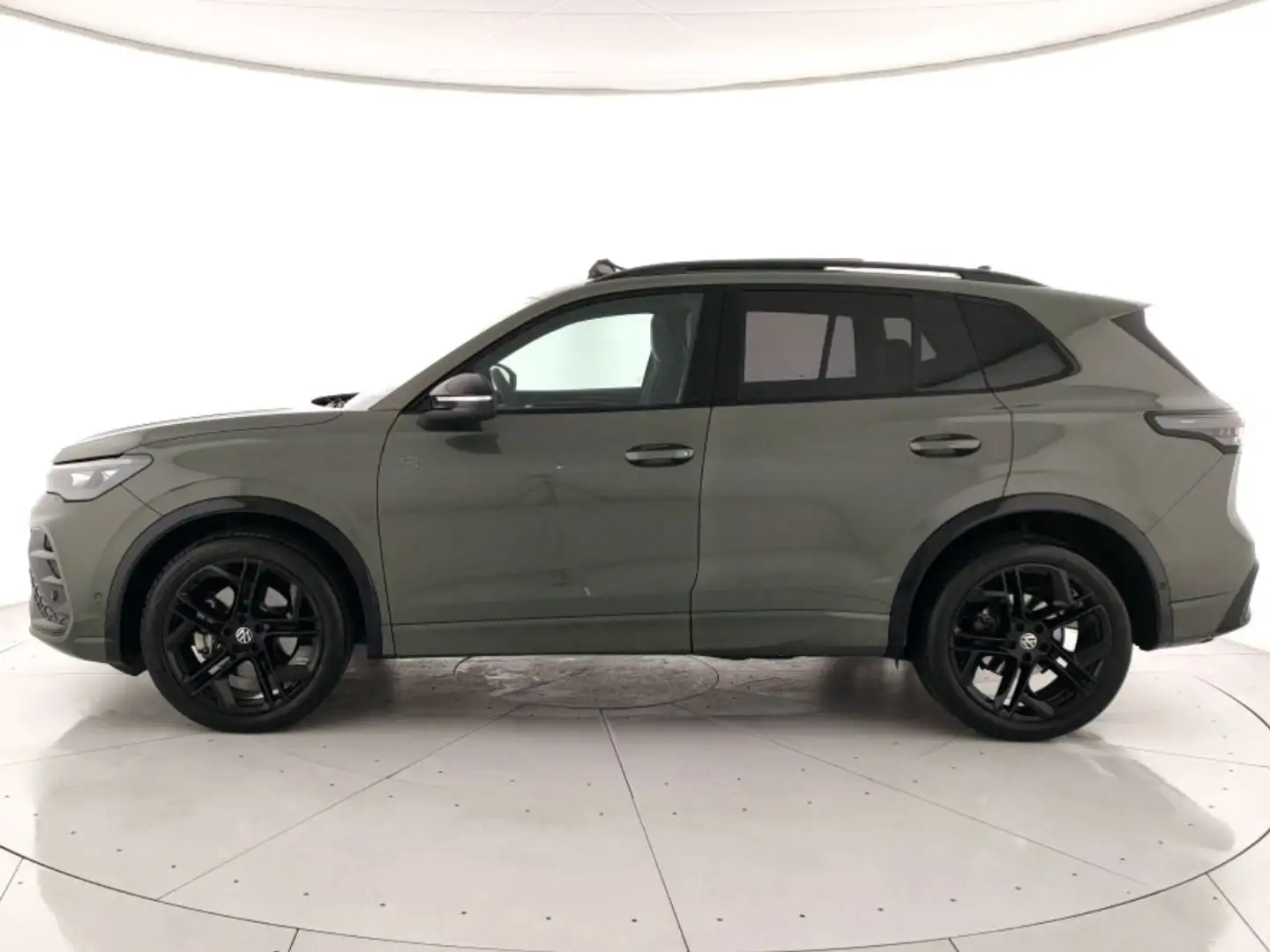 Volkswagen Tiguan 2.0 tdi R-Line Plus 150cv dsg Verde - 2