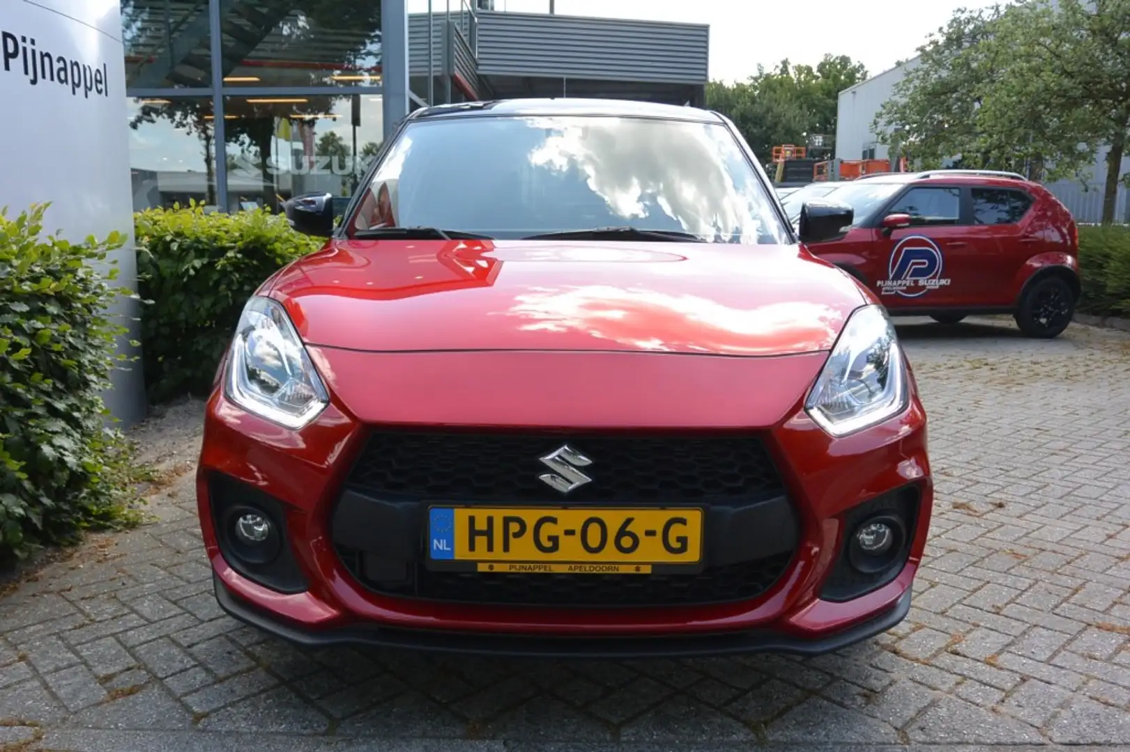 Suzuki Swift 1.4 Sport Turbo Boosterjet 5-deurs Smart Hybrid Red - 2