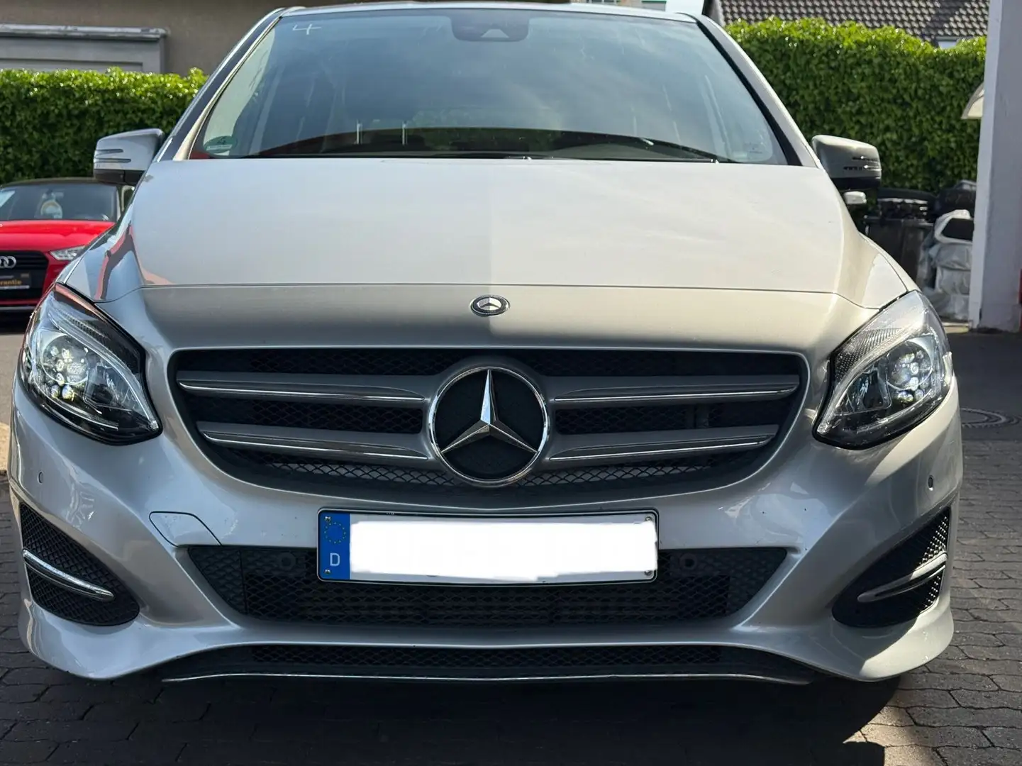 Mercedes-Benz B 200 URBAN/LEDER/NAVI/SHZ/PDC/F1/TEMPOMAT/S&S Срібний - 2