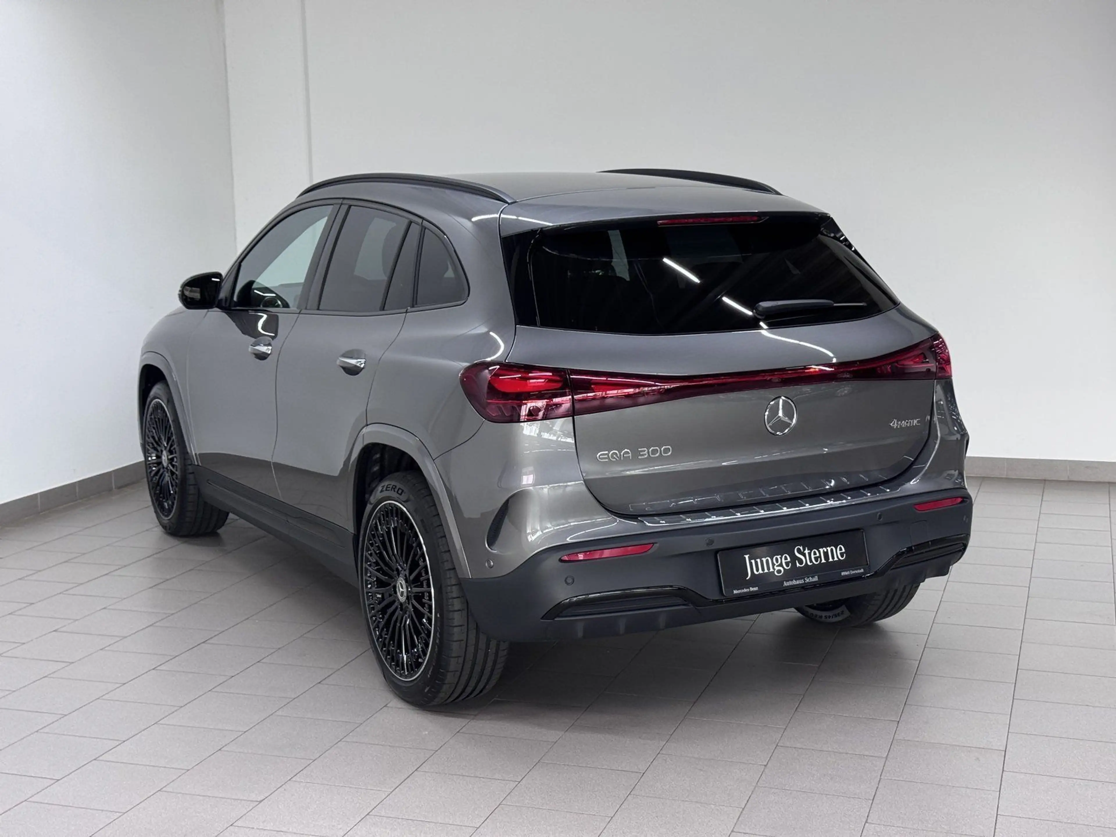 Mercedes-Benz EQA 300 4M AMG+NIGHT+LEDER+DISTR+HUD+KEY+360° — photo 15