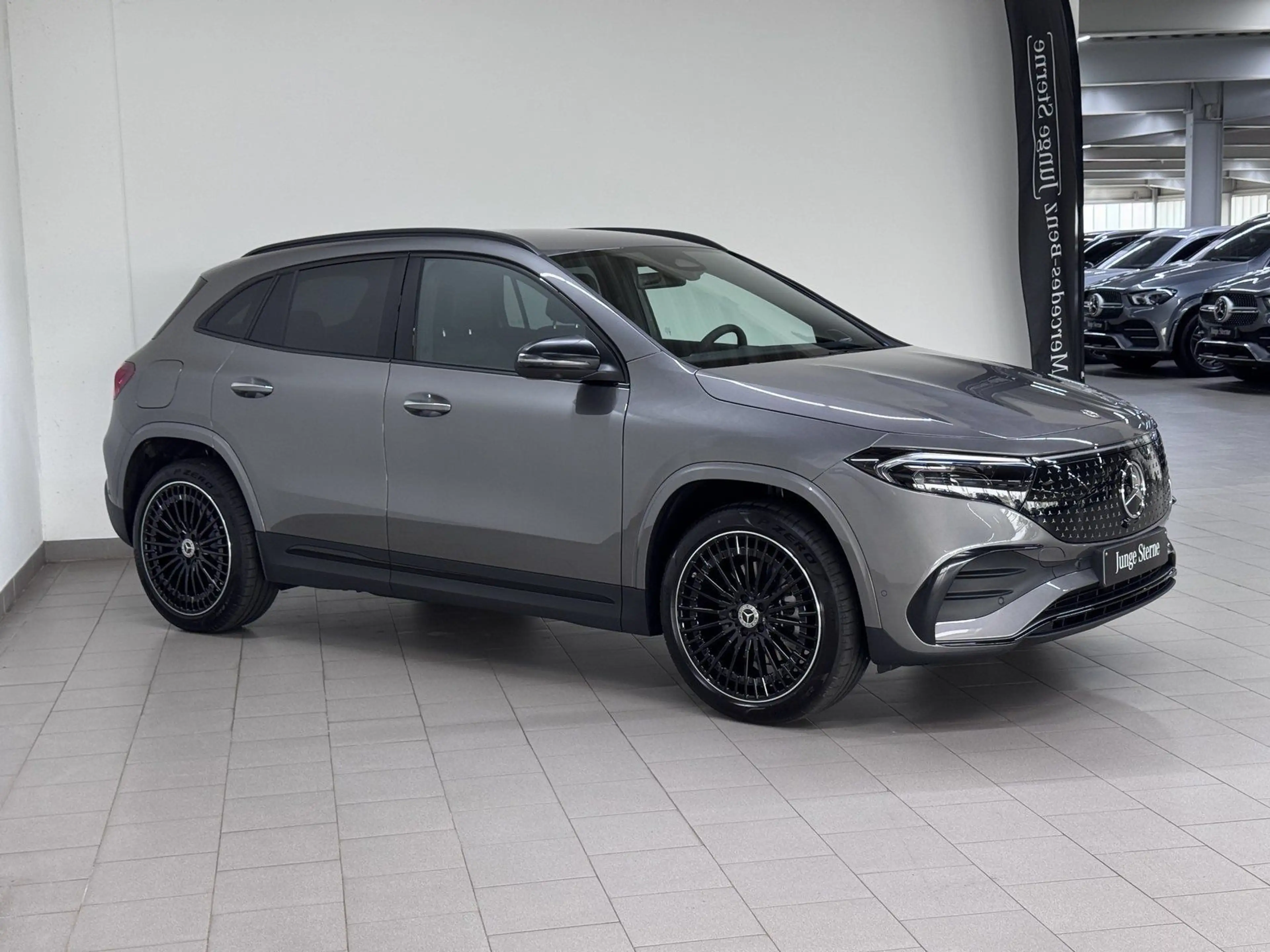 Mercedes-Benz EQA 300 4M AMG+NIGHT+LEDER+DISTR+HUD+KEY+360° — photo 5