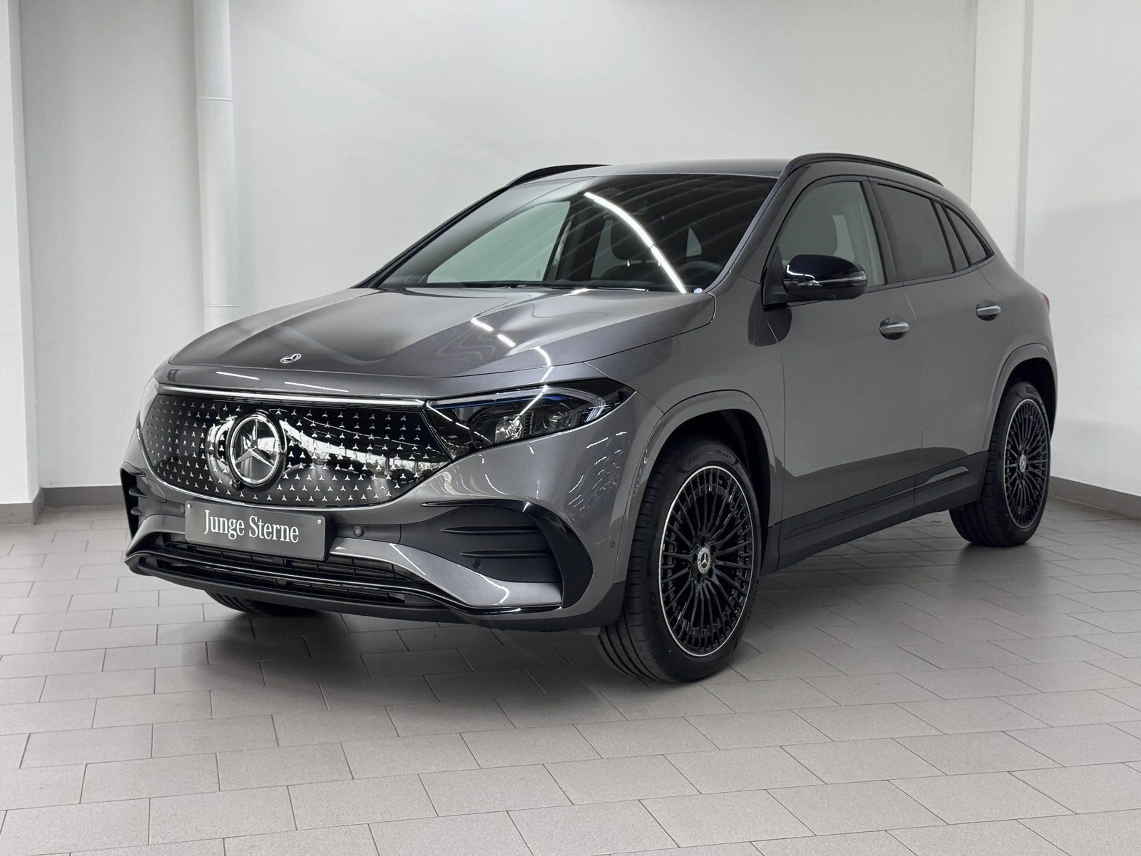Mercedes-Benz EQA 300 4M AMG+NIGHT+LEDER+DISTR+HUD+KEY+360° — photo 6
