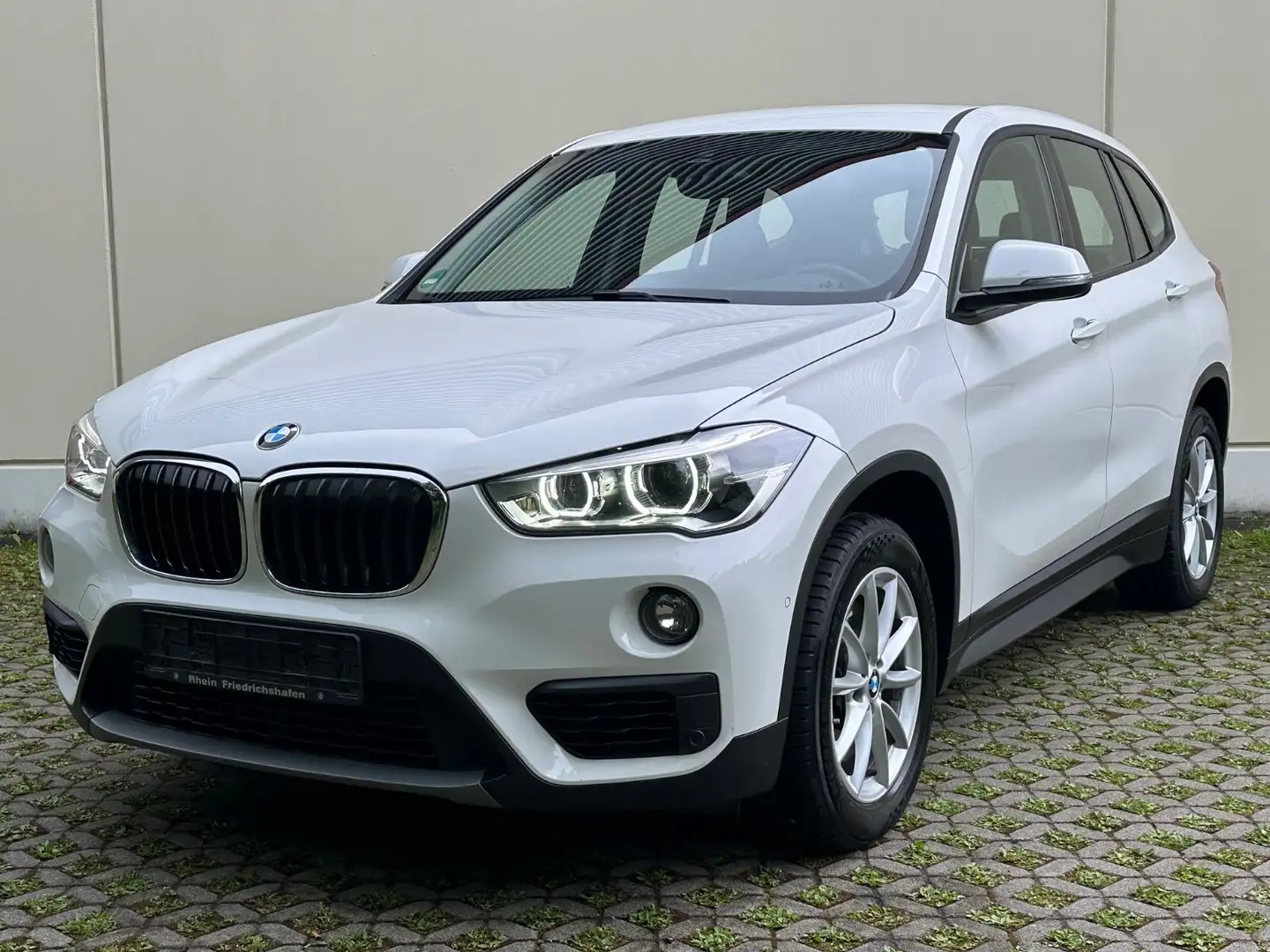 BMW X1 xDrive 20d Advantage | AHK | Kamera | LED Weiß - 1