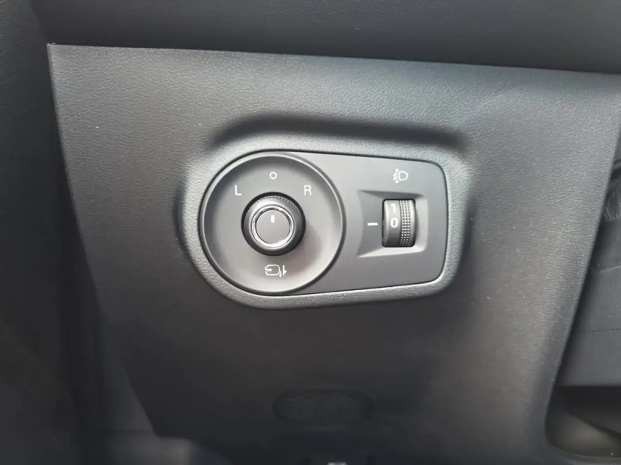MG ZS Luxury 1,5 Hybrid+ 197PS Pano/18*Alu/LED/Navi/Lede, миниатюра 20