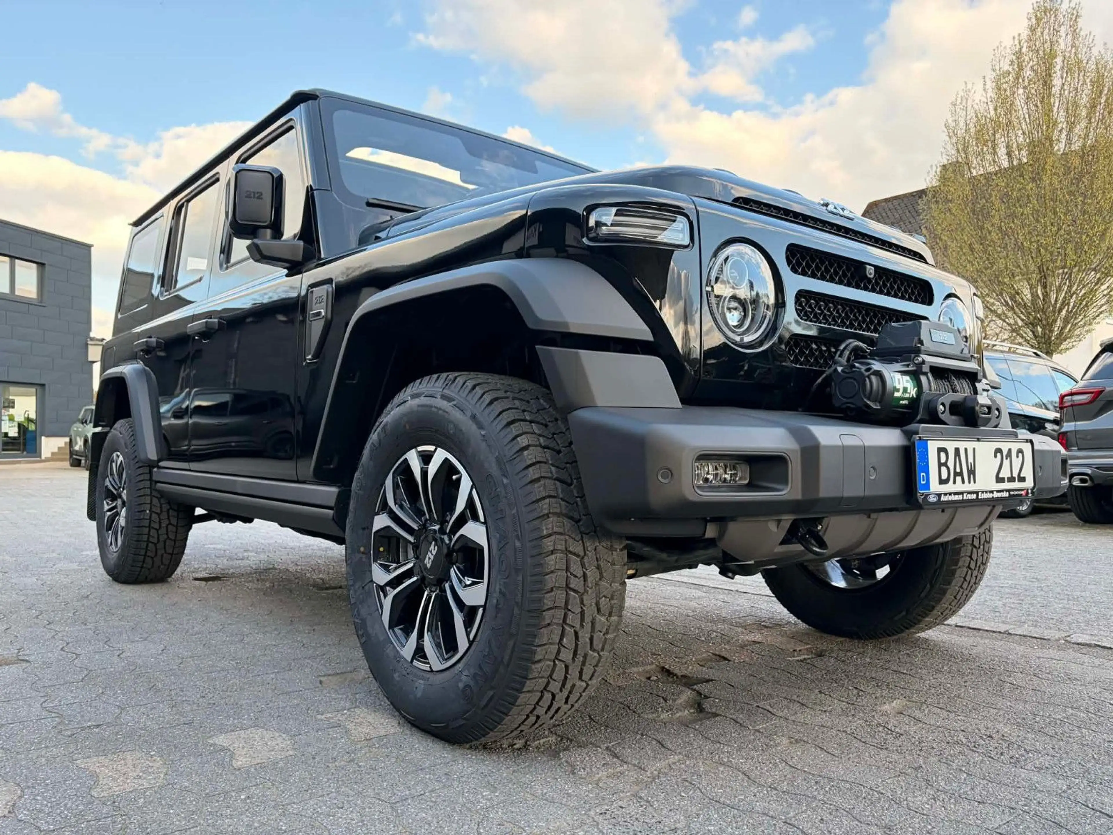BAW 212 B - 2.0 L Benzin 160kW/218PS Aut.Allrad