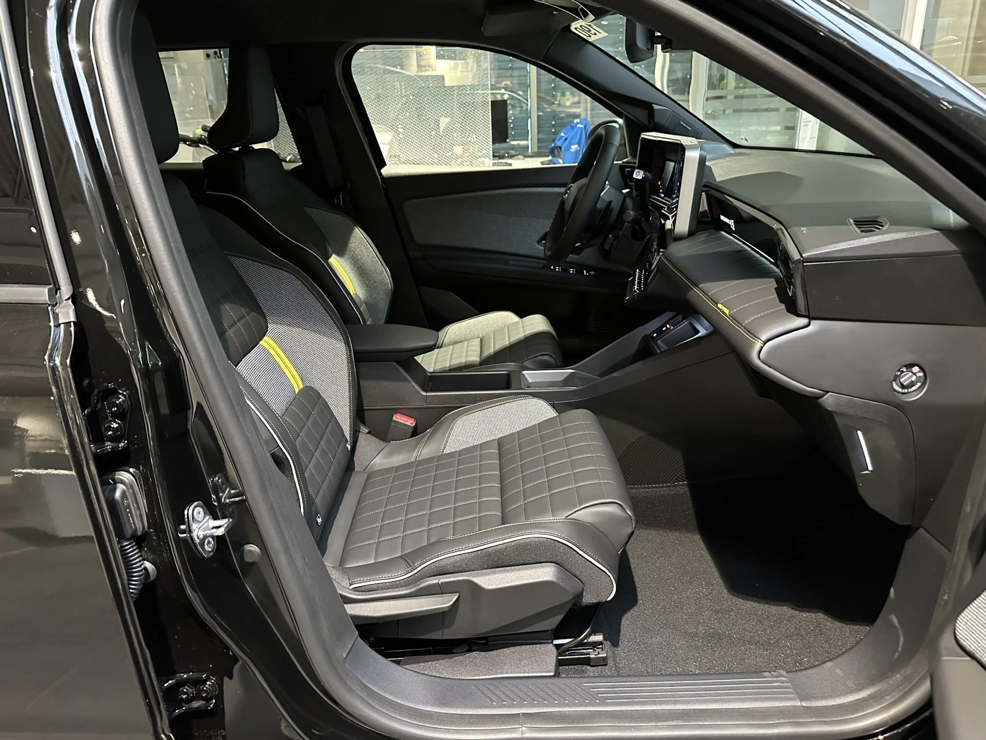 Renault R 4 Iconic 150 PS Comfort Range — photo 9