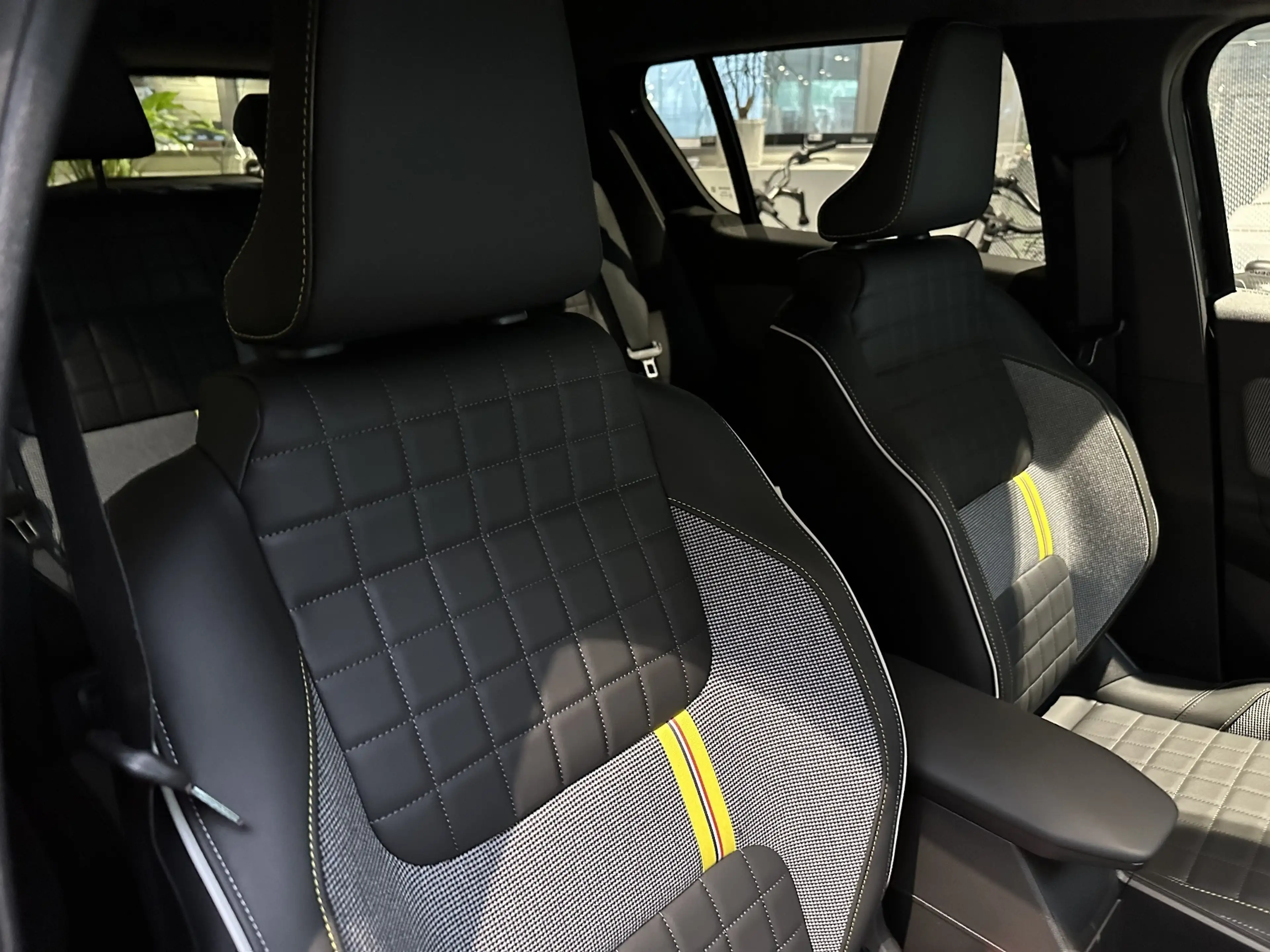 Renault R 4 Iconic 150 PS Comfort Range — photo 13