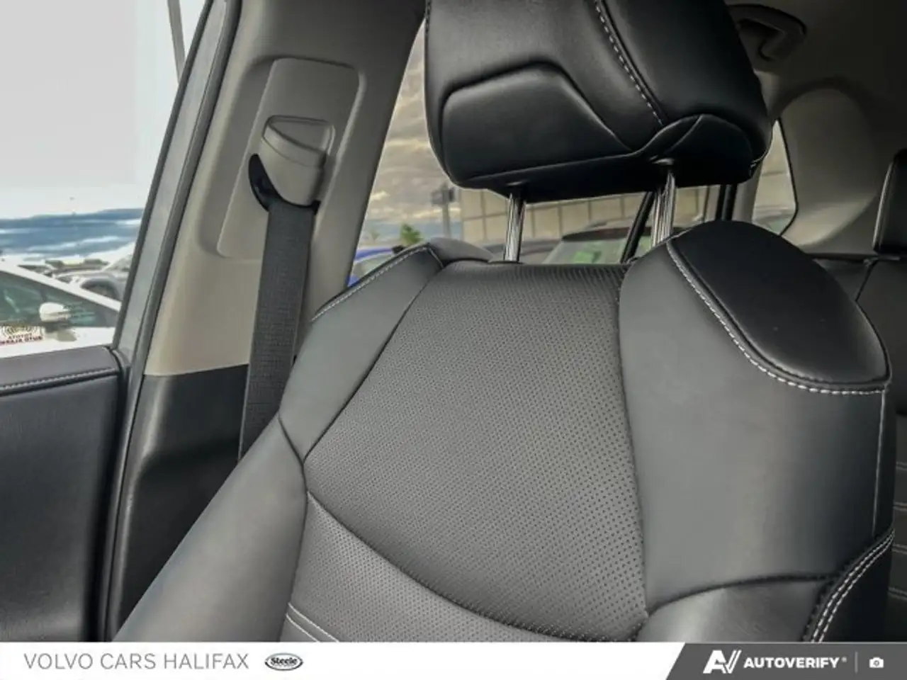 Toyota RAV 4 photo Toyota RAV 4