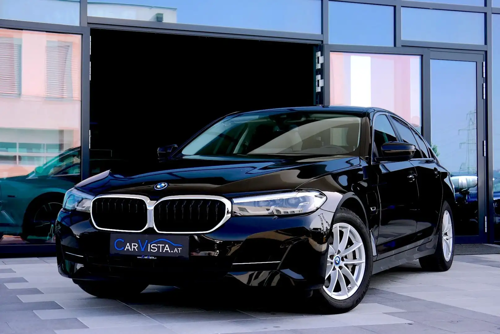 BMW 520 e PHEV Aut. *Driving Assistant & Live Cockpit Pro Schwarz - 2