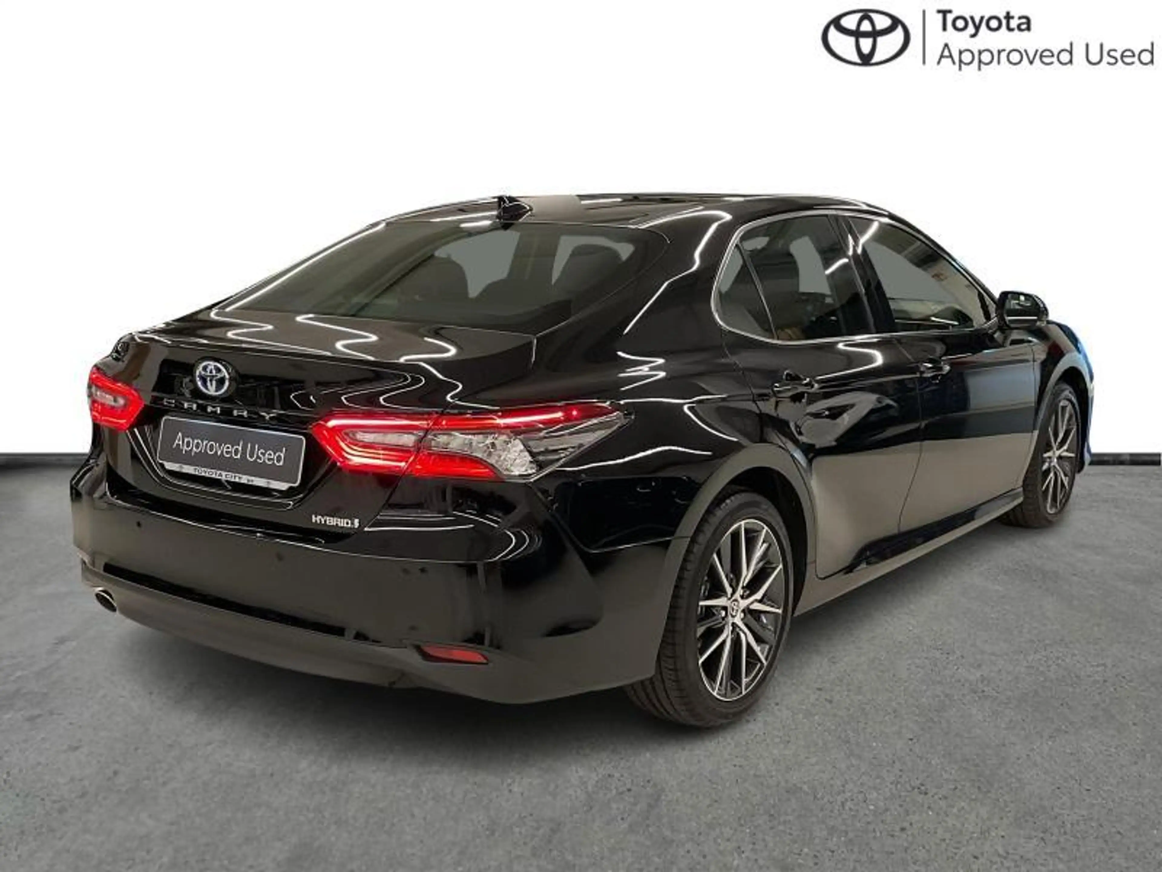 Toyota Camry Premium Plus — photo 8