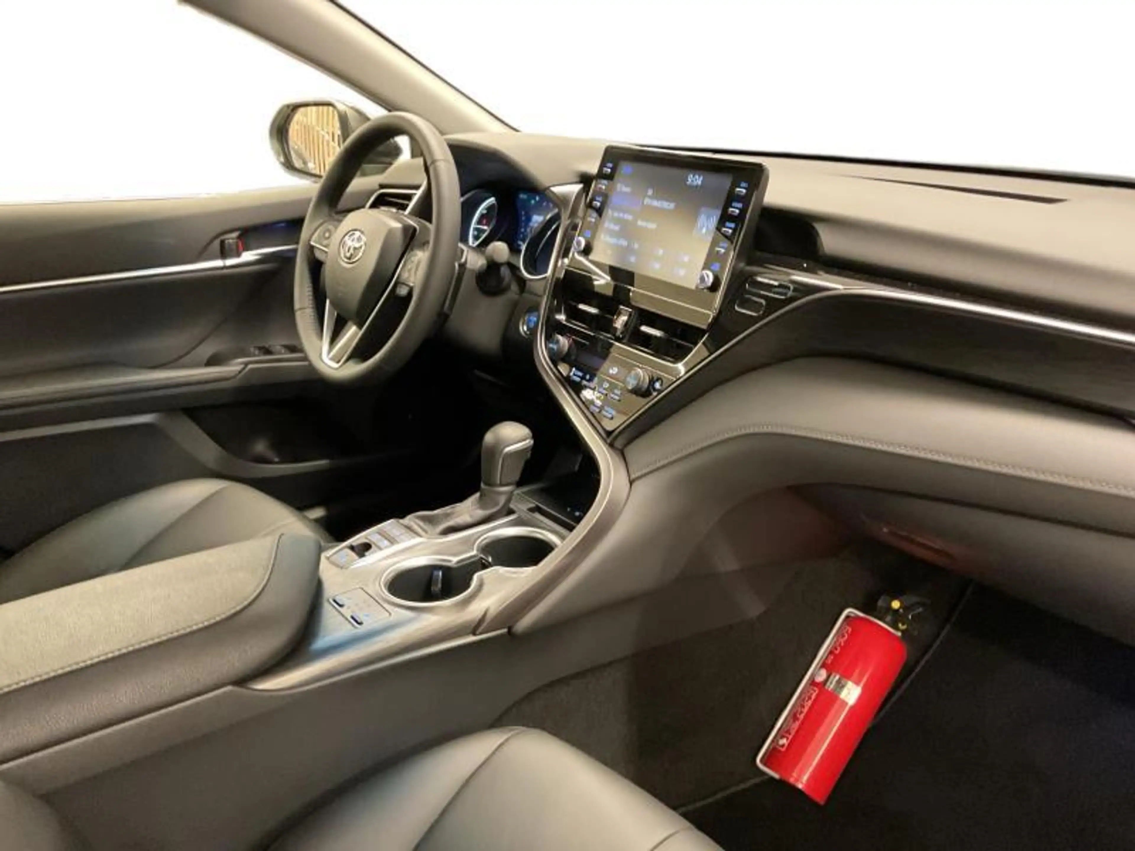 Toyota Camry Premium Plus — photo 6