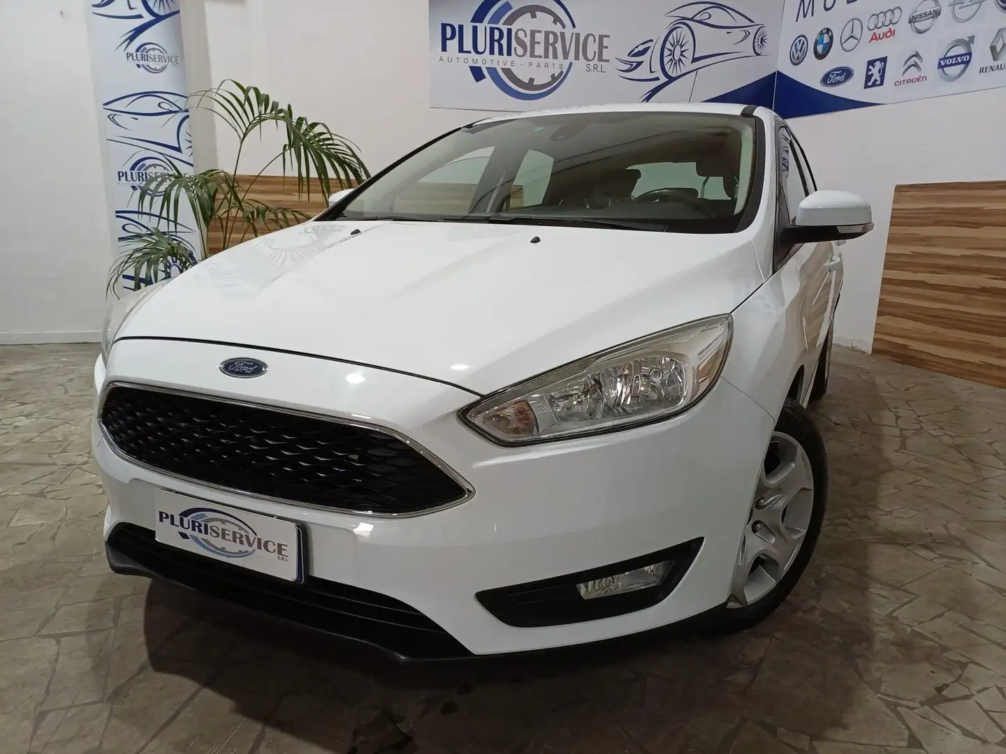 Ford Focus Focus 5p 1.6 Titanium Gpl 120cv Bianco - 1