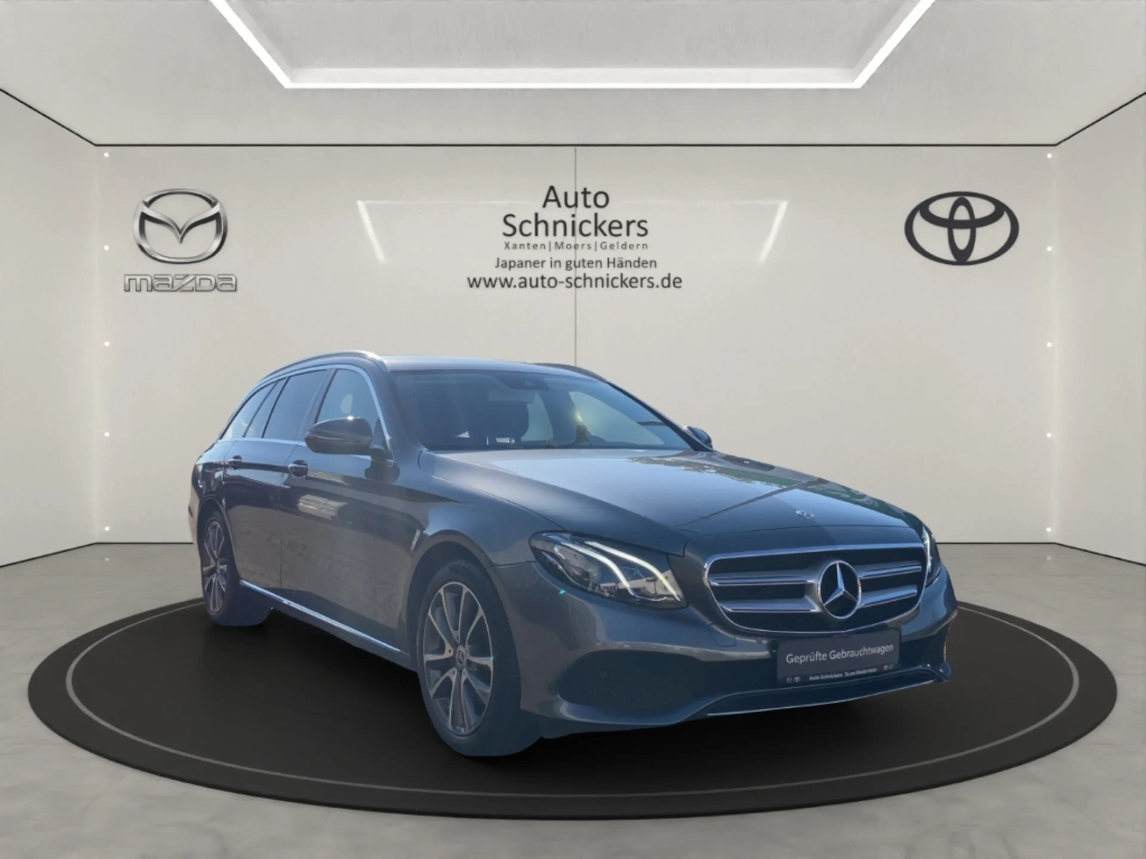 Mercedes-Benz E 250 AVANTGARDE+PDC+8-FACHBEREIFT+AHK — photo 7