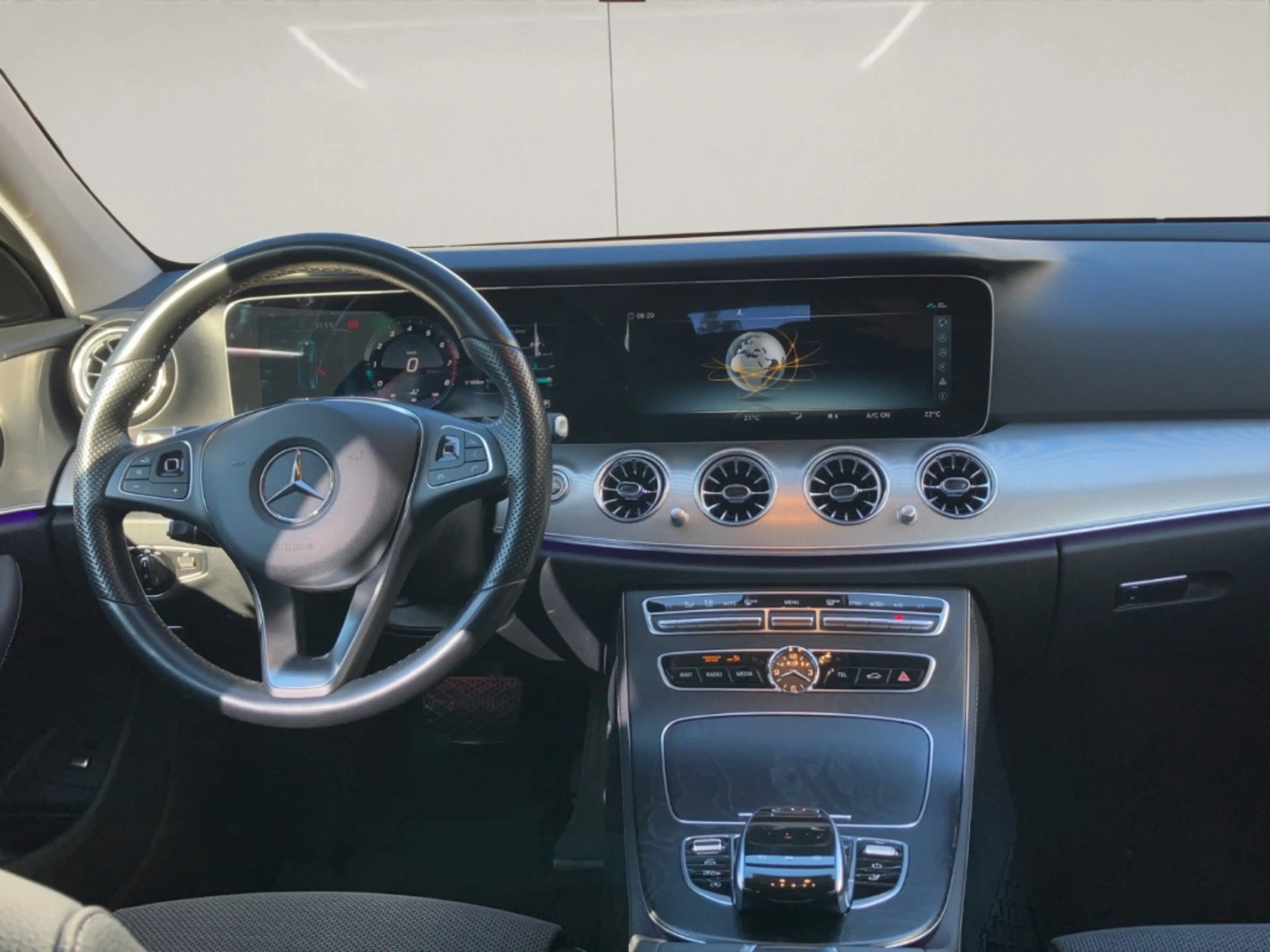 Mercedes-Benz E 250 AVANTGARDE+PDC+8-FACHBEREIFT+AHK — photo 13