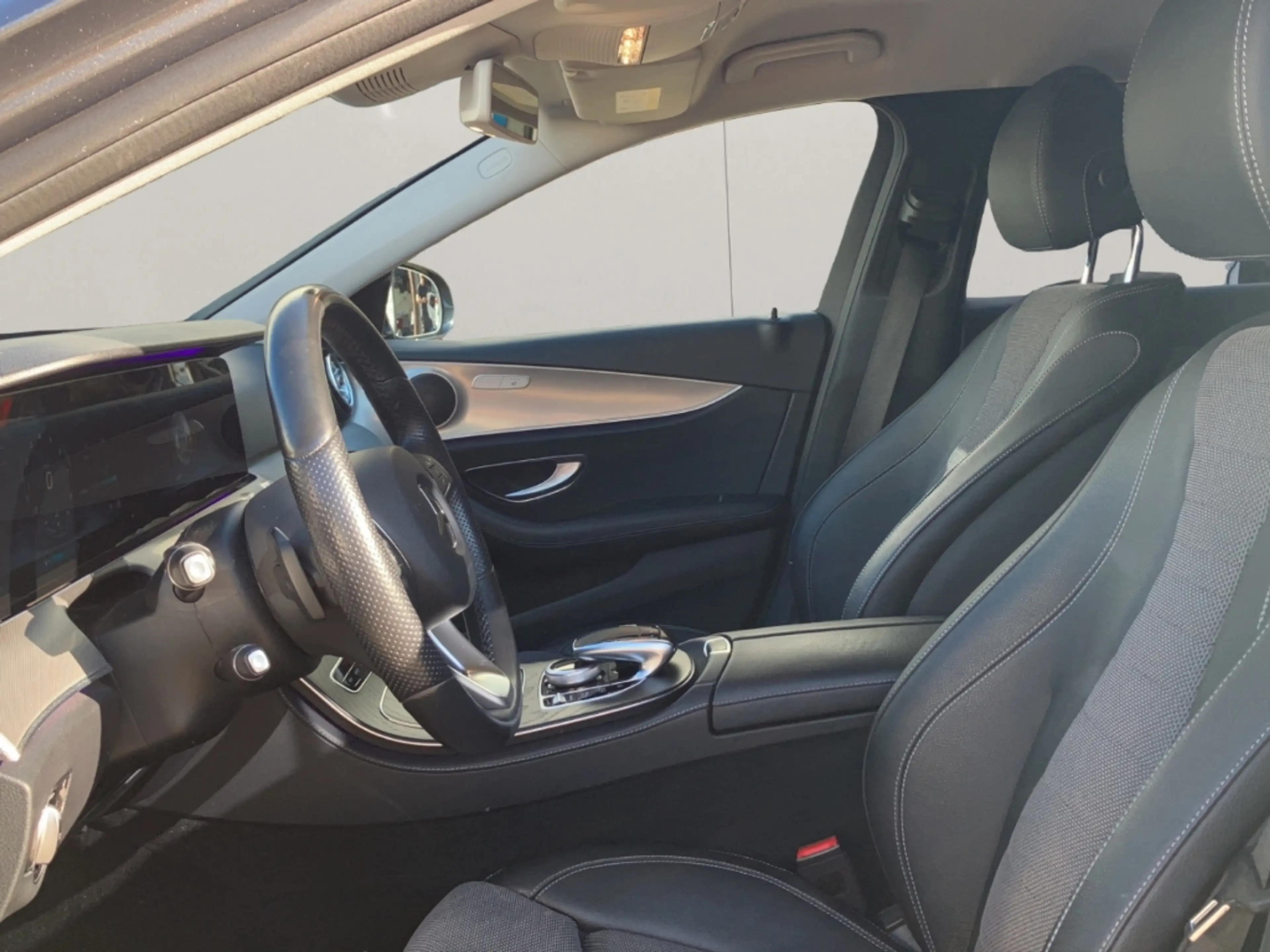 Mercedes-Benz E 250 AVANTGARDE+PDC+8-FACHBEREIFT+AHK — photo 11