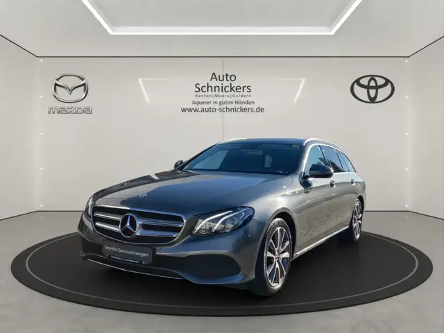 Mercedes-Benz E 250 AVANTGARDE+PDC+8-FACHBEREIFT+AHK
