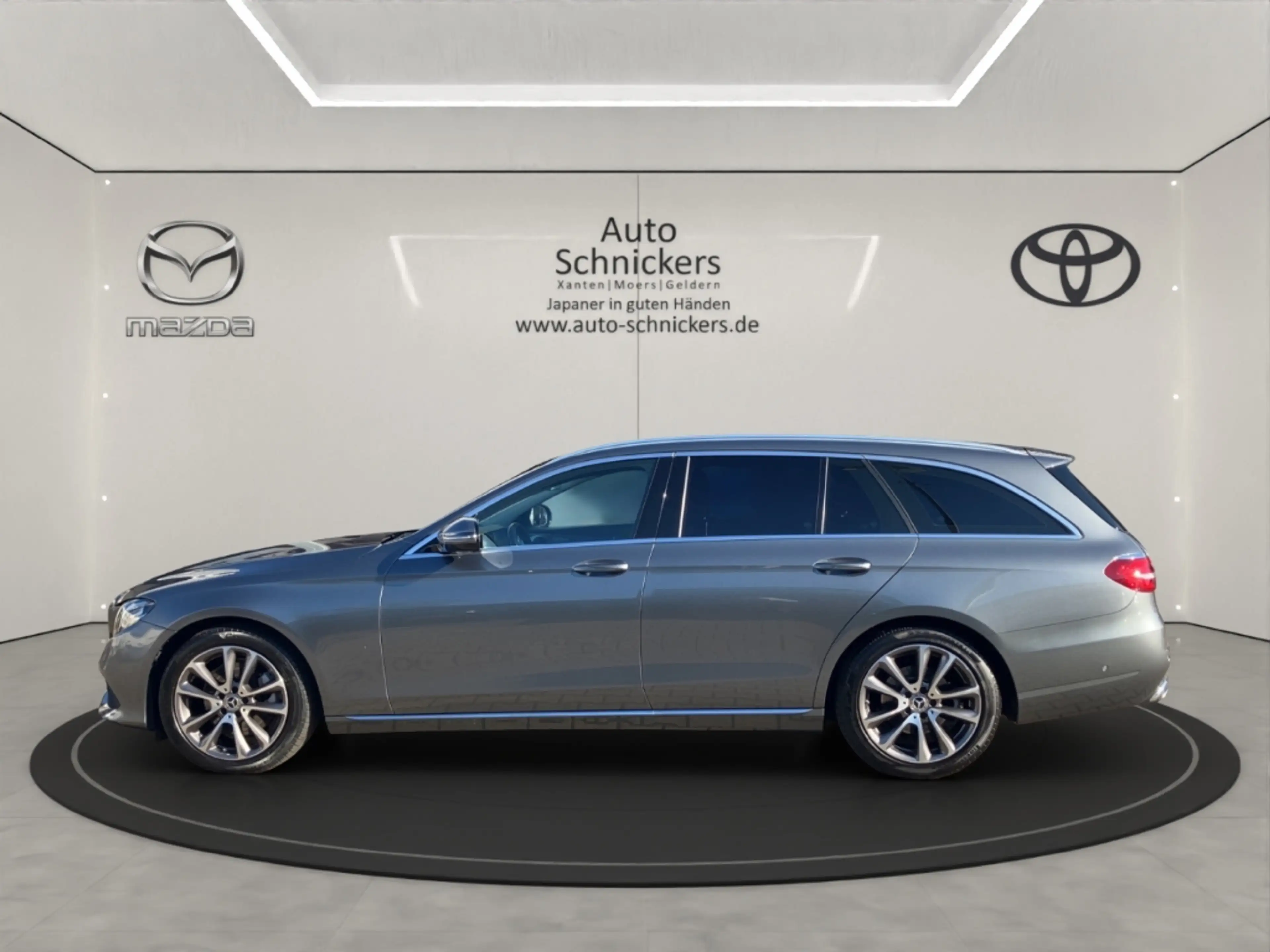 Mercedes-Benz E 250 AVANTGARDE+PDC+8-FACHBEREIFT+AHK — photo 2