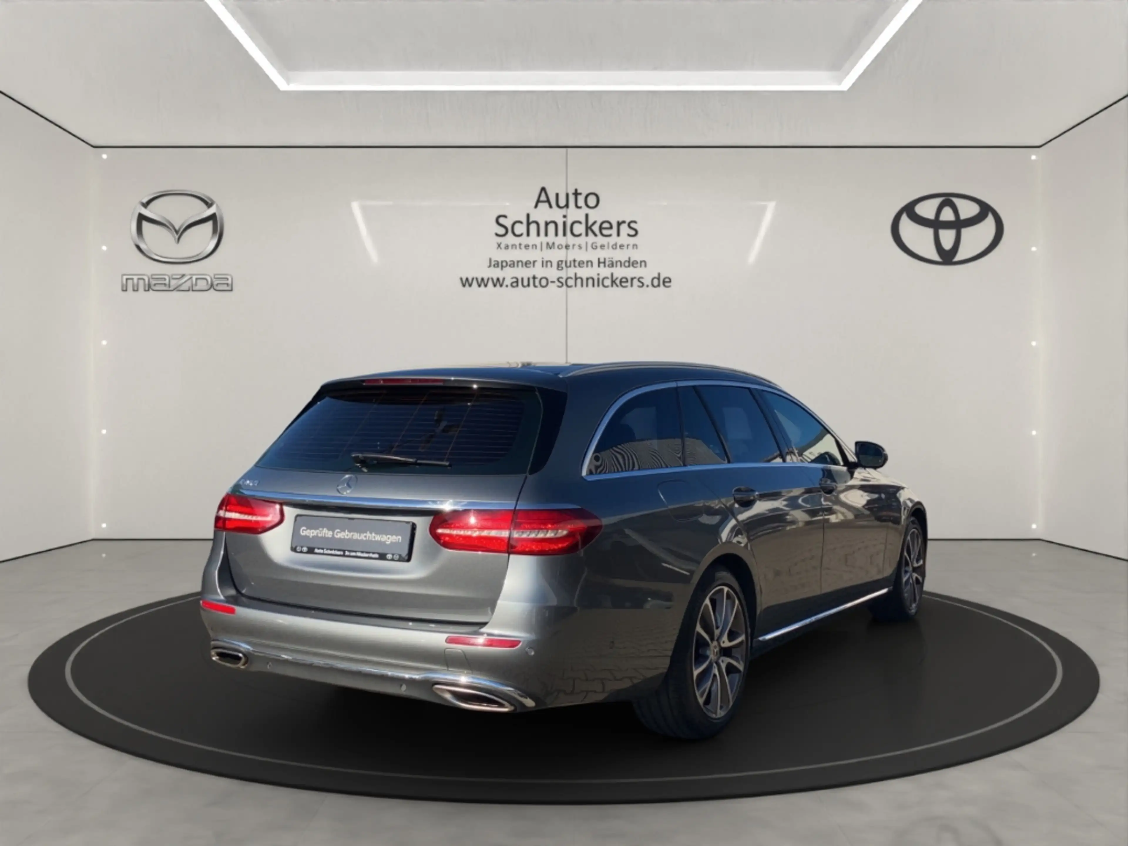Mercedes-Benz E 250 AVANTGARDE+PDC+8-FACHBEREIFT+AHK — photo 5