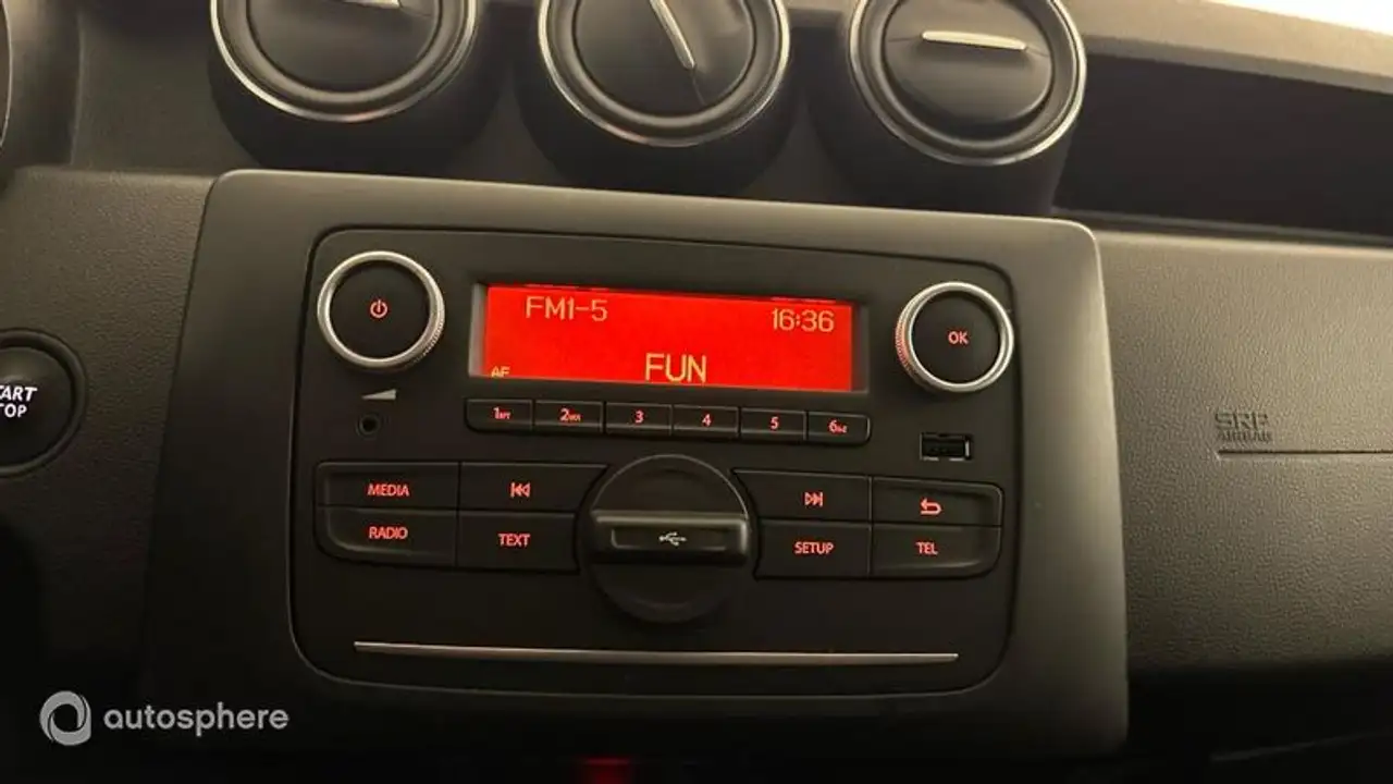 Dacia Duster — photo 18